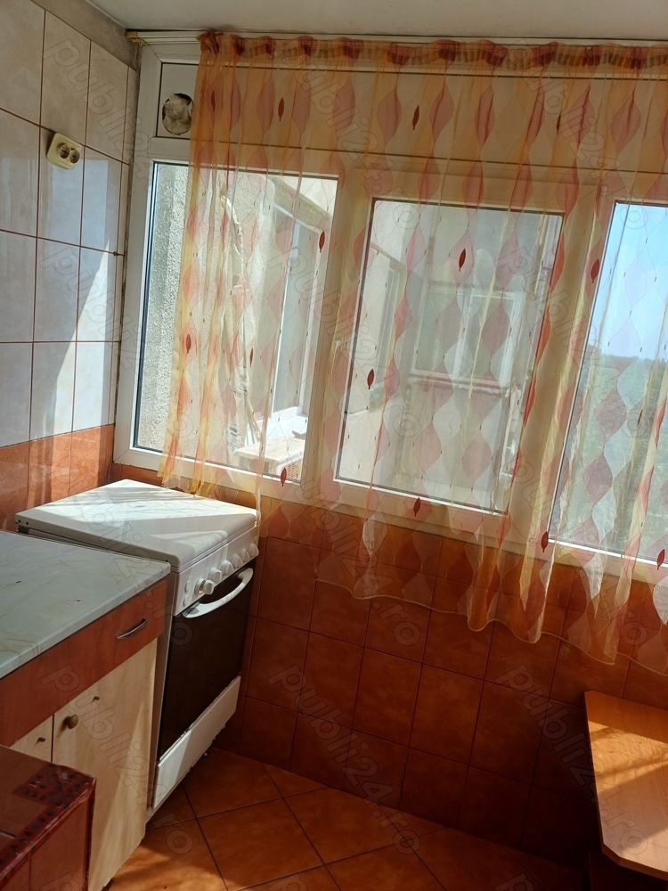 Vând apartament 4 camere — fotografia 6