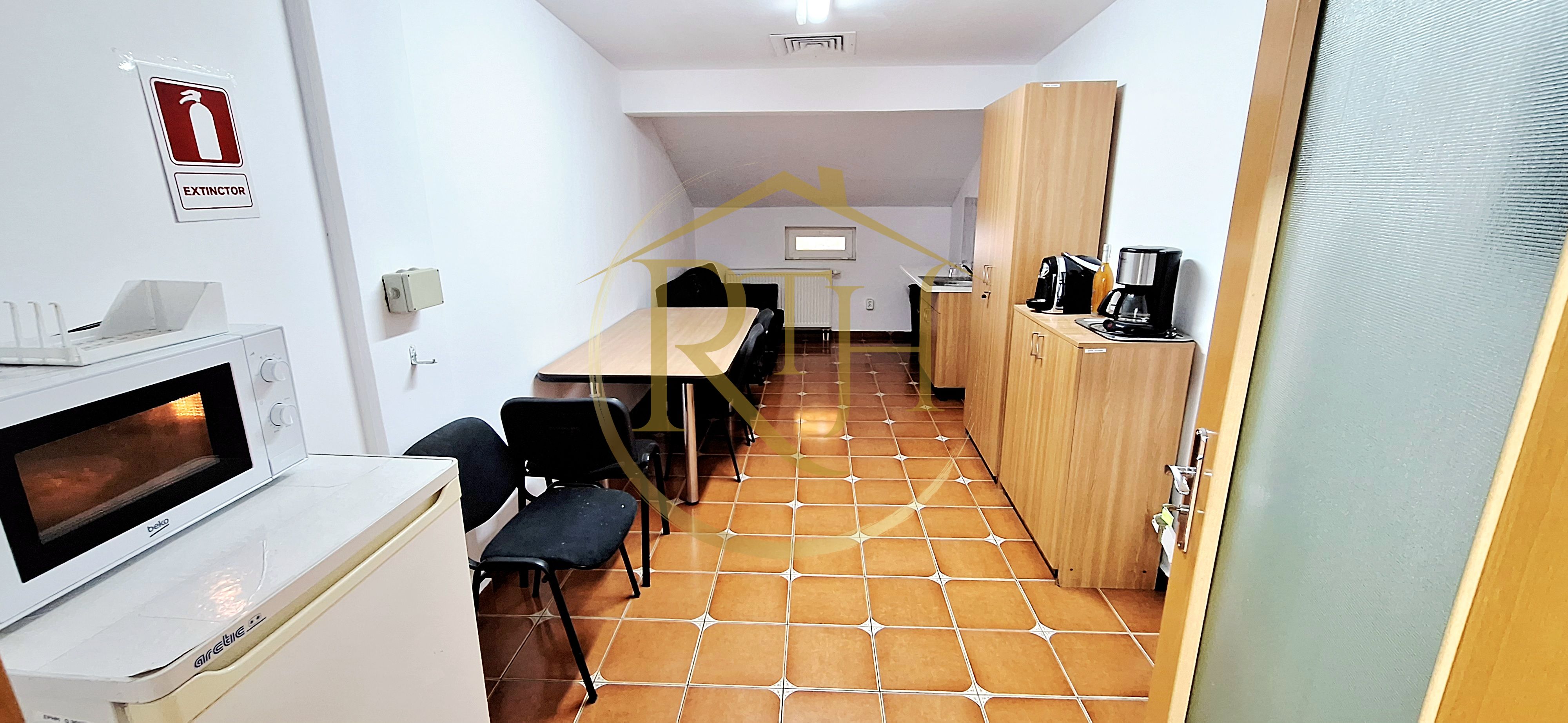 Oferim spre inchiriere spatii pentru birouri, zona Soarelui, parcare privata — fotografia 11