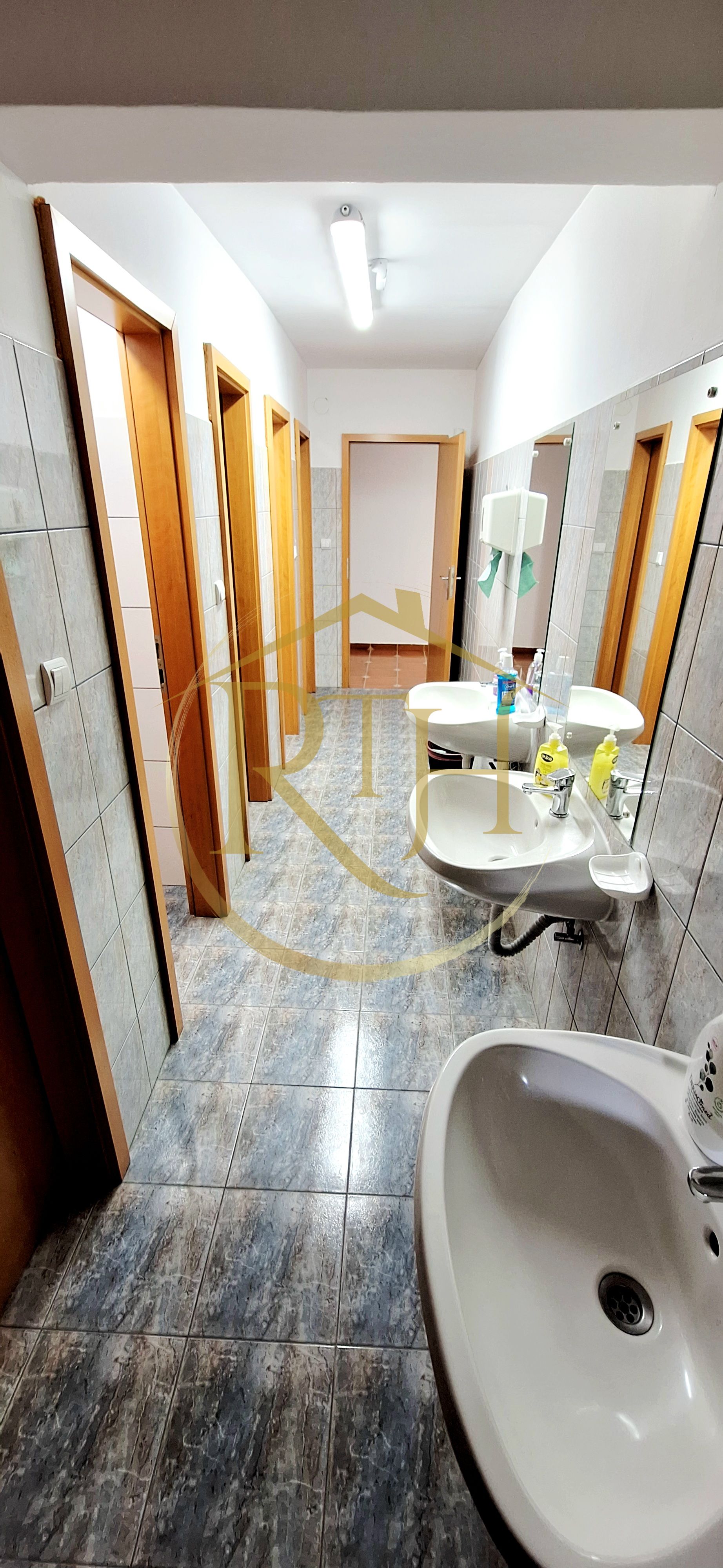 Oferim spre inchiriere spatii pentru birouri, zona Soarelui, parcare privata — fotografia 13
