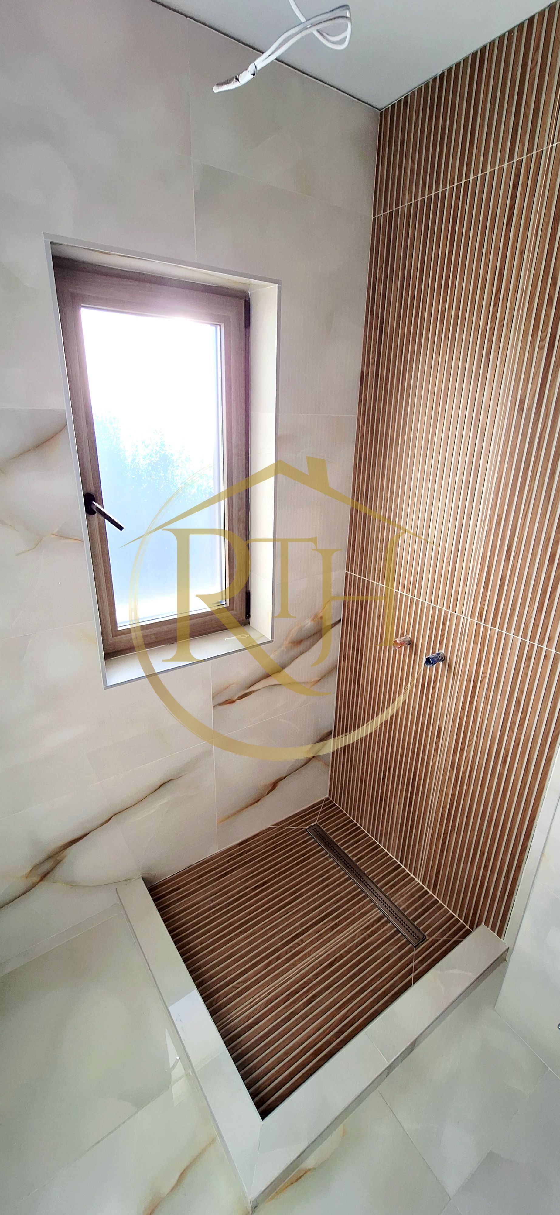 Oferim spre vanzare casa-duplex cu 4 camere si 3 bai situata in Giroc — fotografia 12