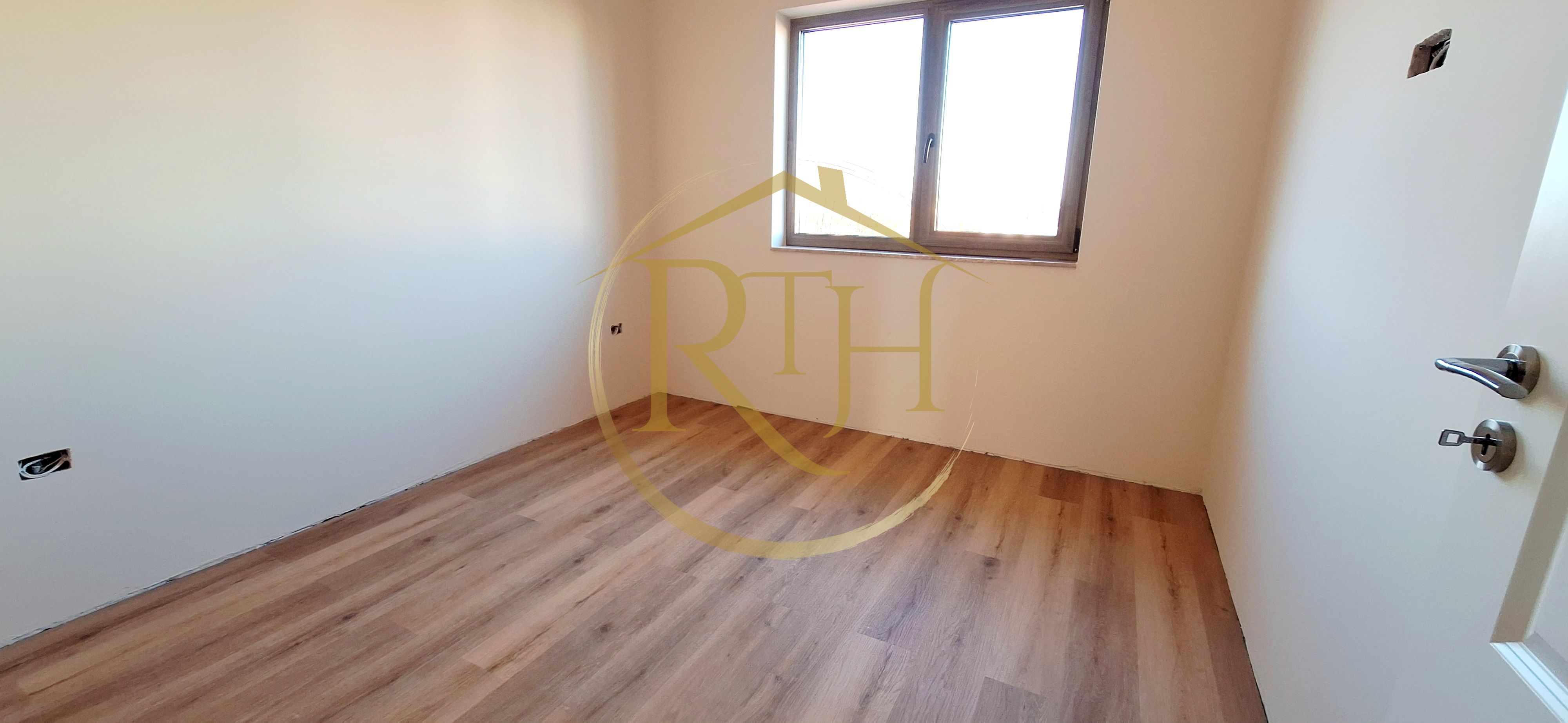 Oferim spre vanzare casa-duplex cu 4 camere si 3 bai situata in Giroc — fotografia 16