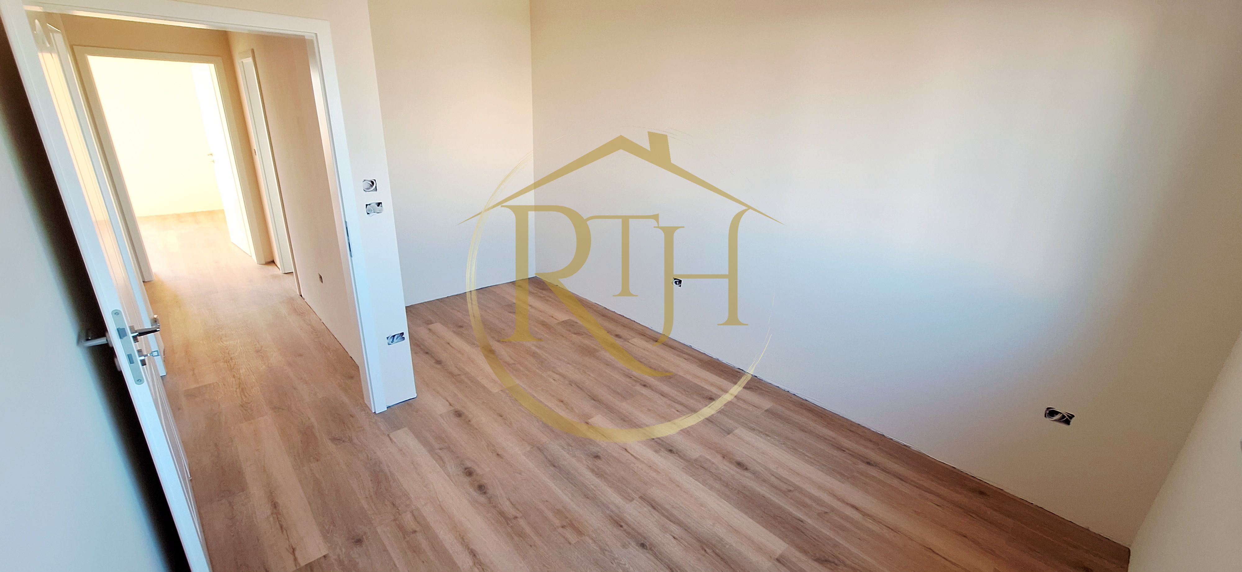Oferim spre vanzare casa-duplex cu 4 camere si 3 bai situata in Giroc — fotografia 17