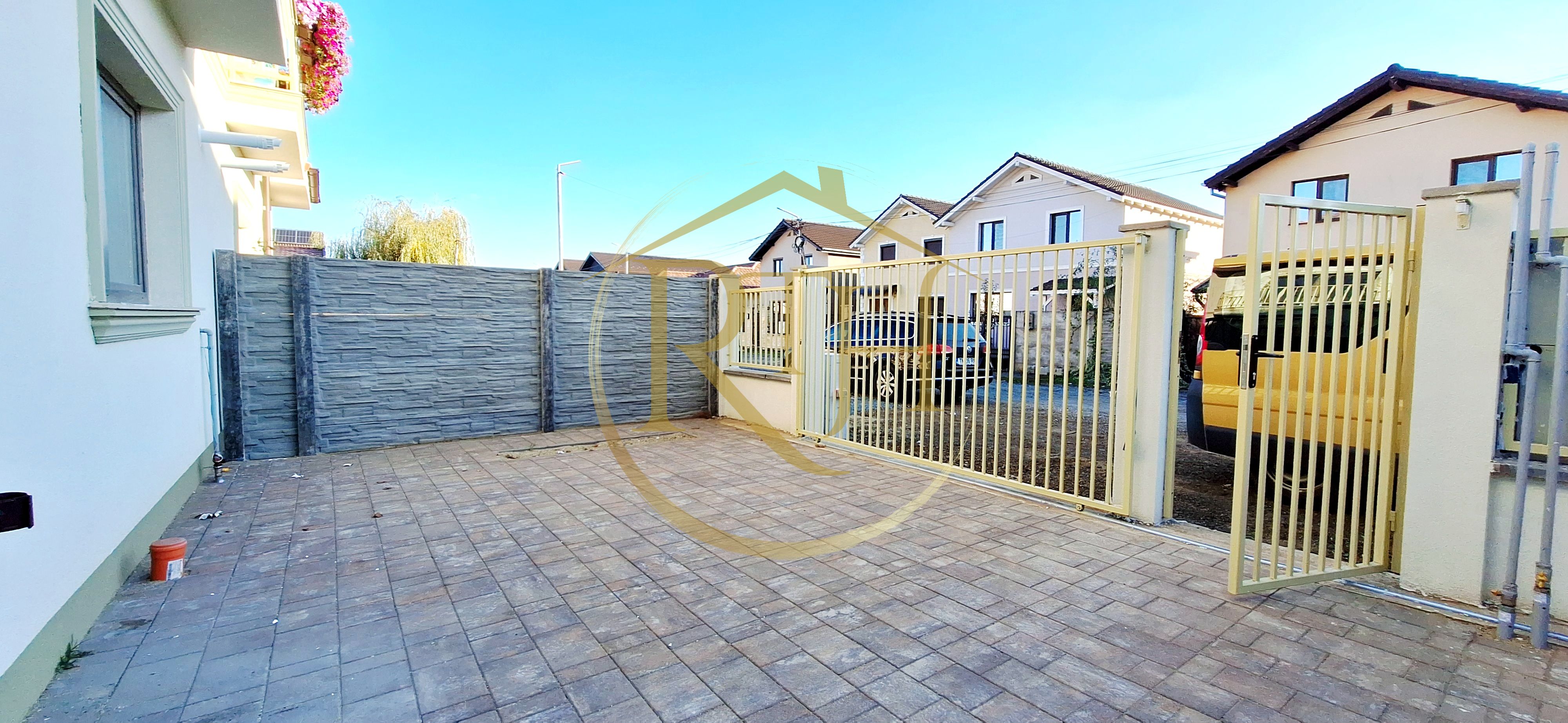 Oferim spre vanzare casa-duplex cu 4 camere si 3 bai situata in Giroc — fotografia 2