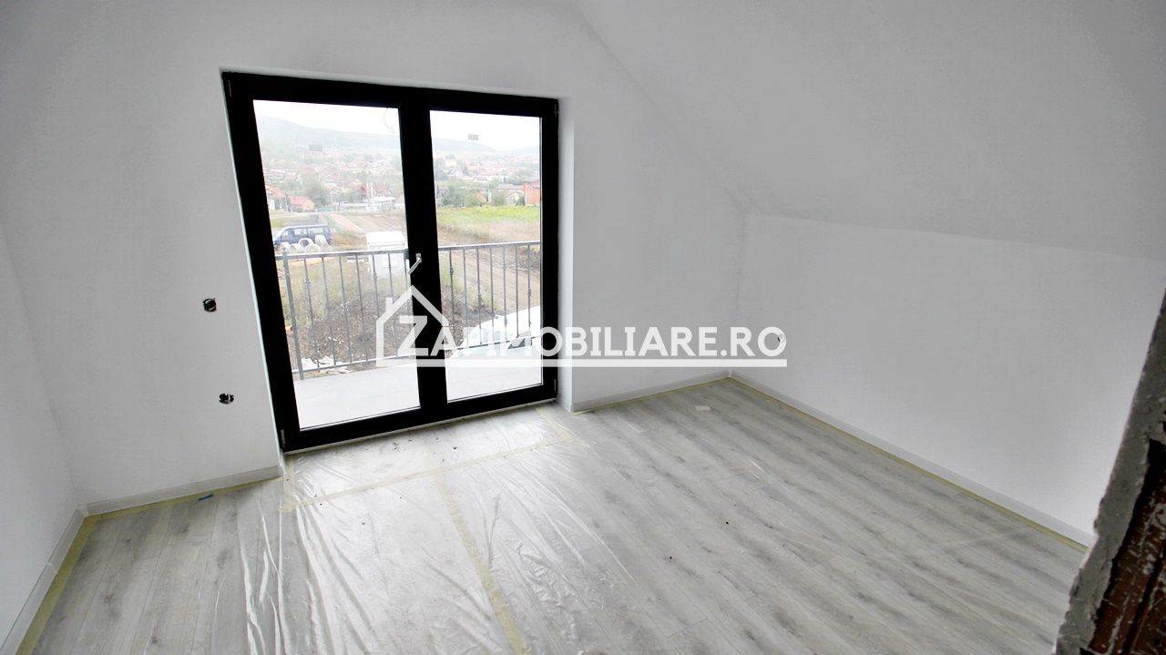 Casa 4 camere la cheie,2bai,120 mp,501 mp teren,zona Corunca — fotografia 11