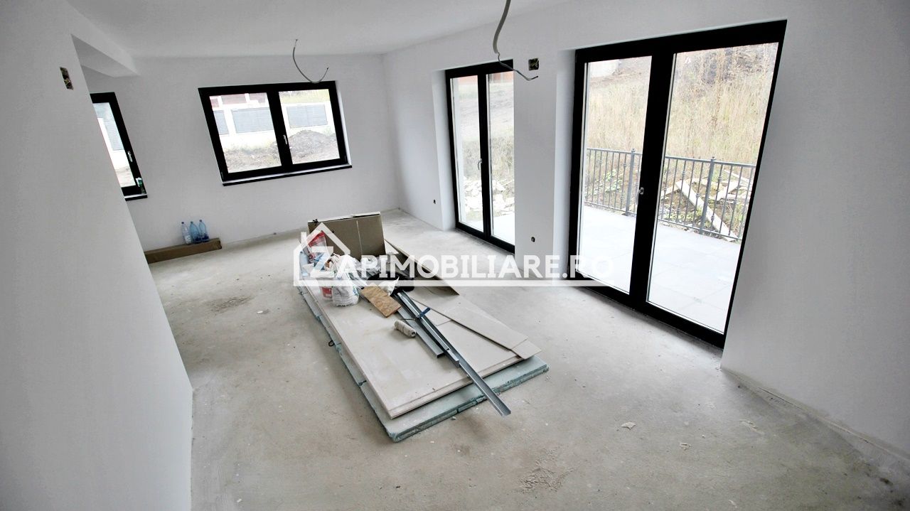 Casa 4 camere la cheie,2bai,120 mp,501 mp teren,zona Corunca — fotografia 3