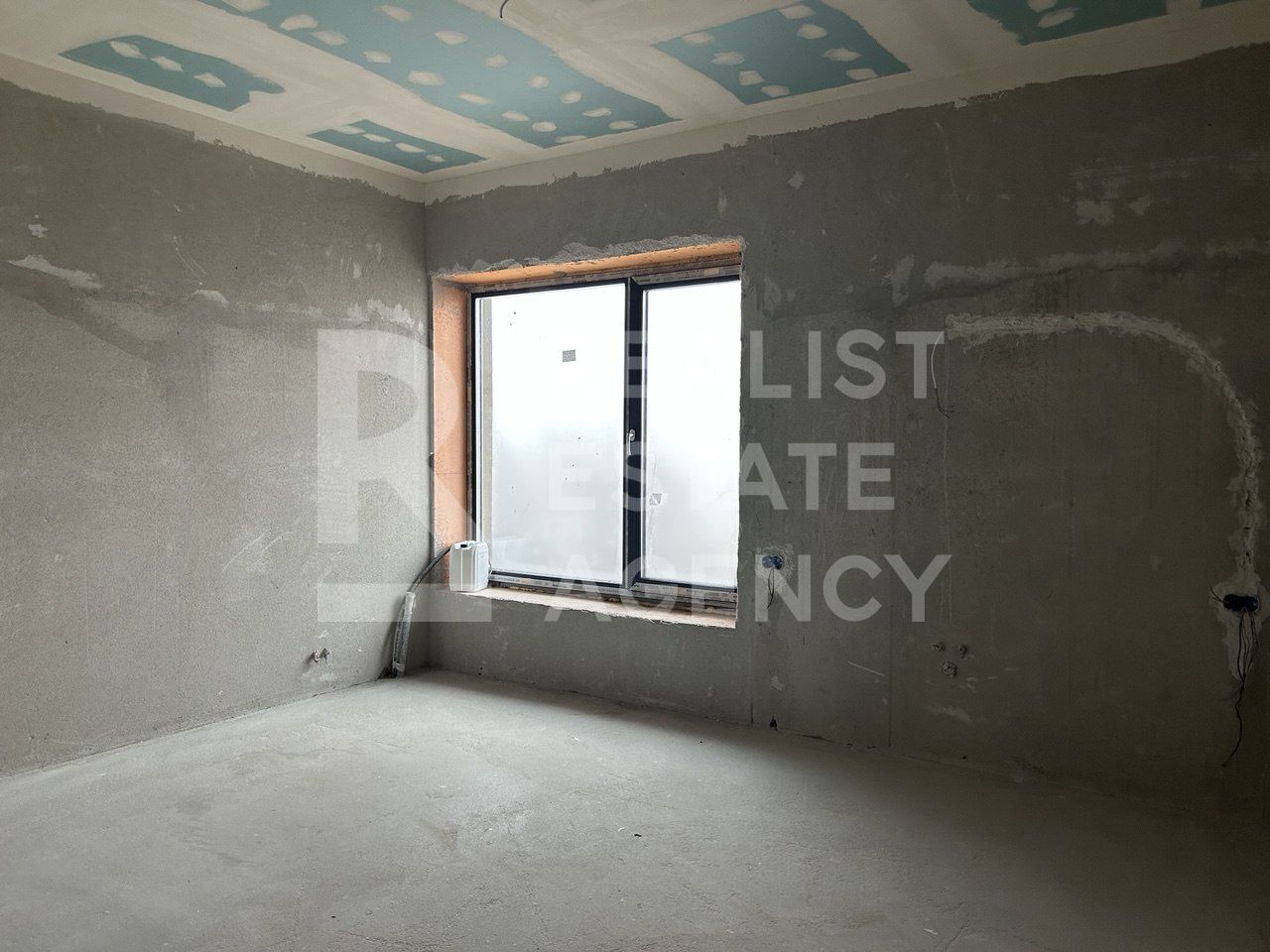 Casă P+1, 315 m² utili | Teren 1.530 m² | Pe malul lacului Ostratu — fotografia 17