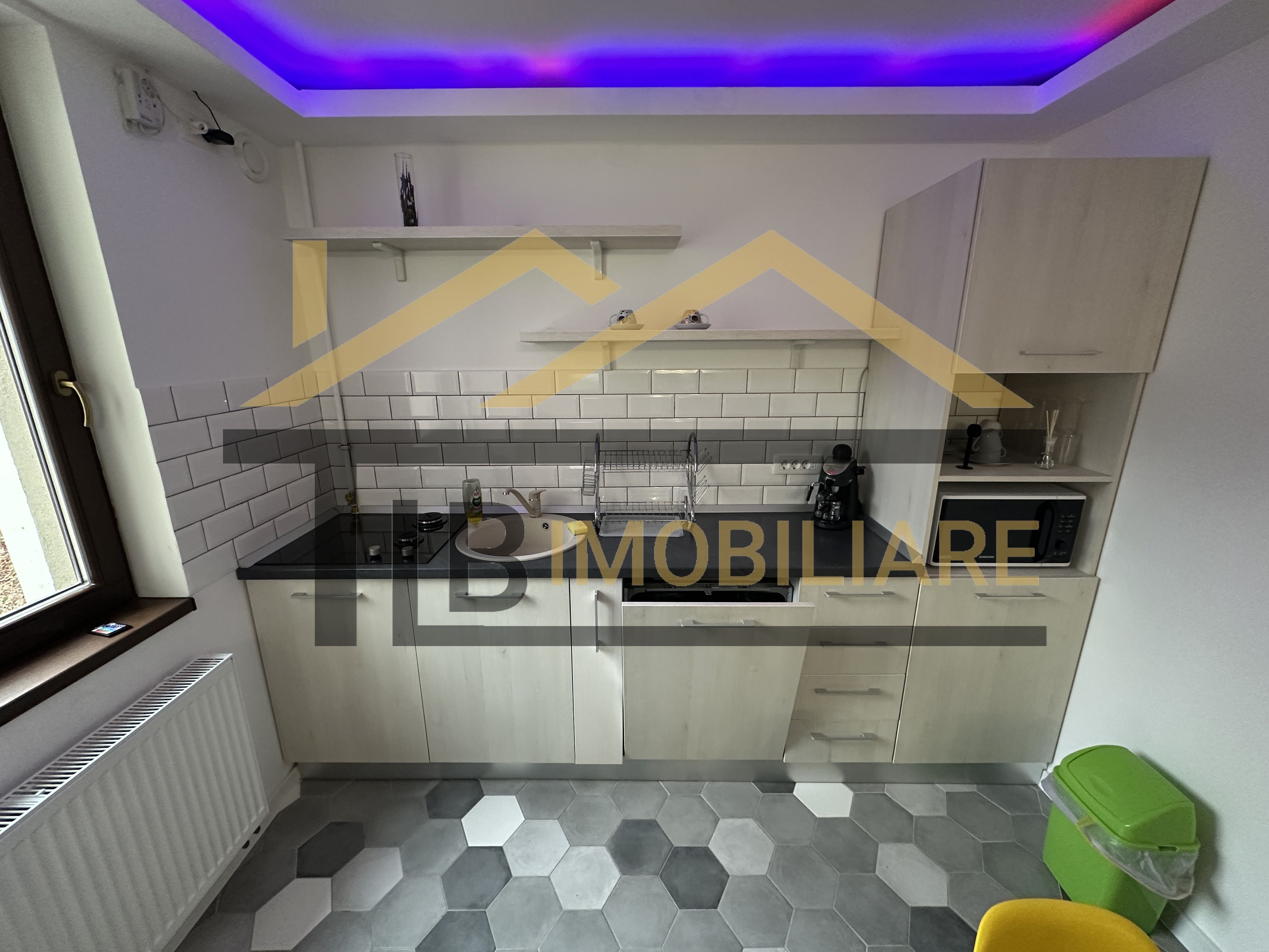 Apartament de 3 camere, 70mp, parcare, Zona Semi-Central — fotografia 3