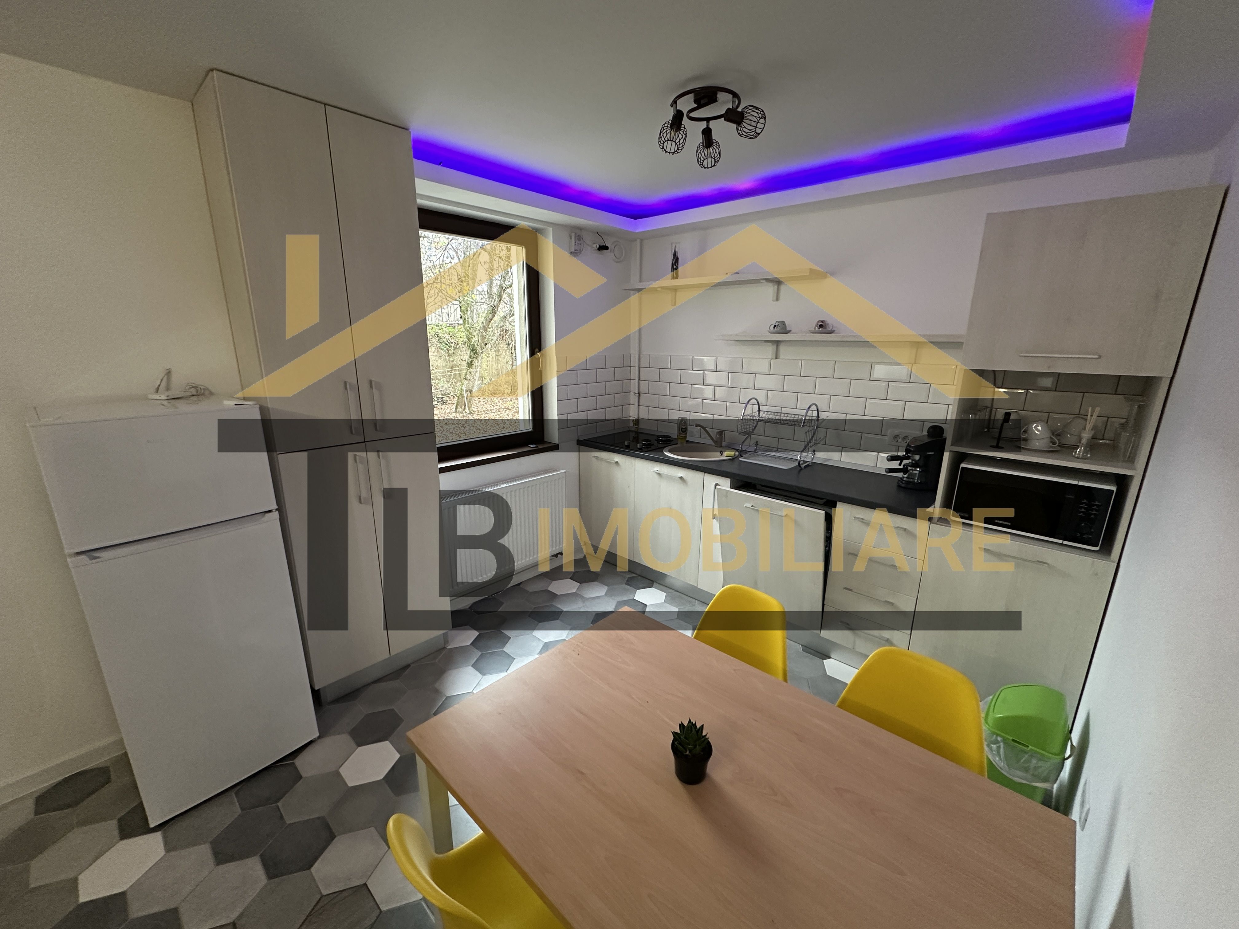 Apartament de 3 camere, 70mp, parcare, Zona Semi-Central — fotografia 4