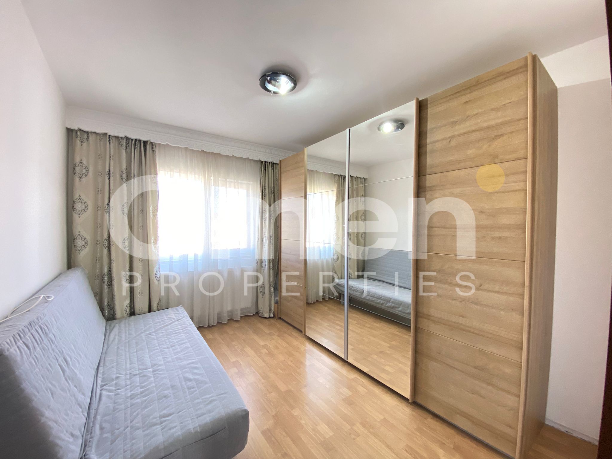 Apartament spatios cu 4 camere decoamndat, zona Republicii — fotografia 10