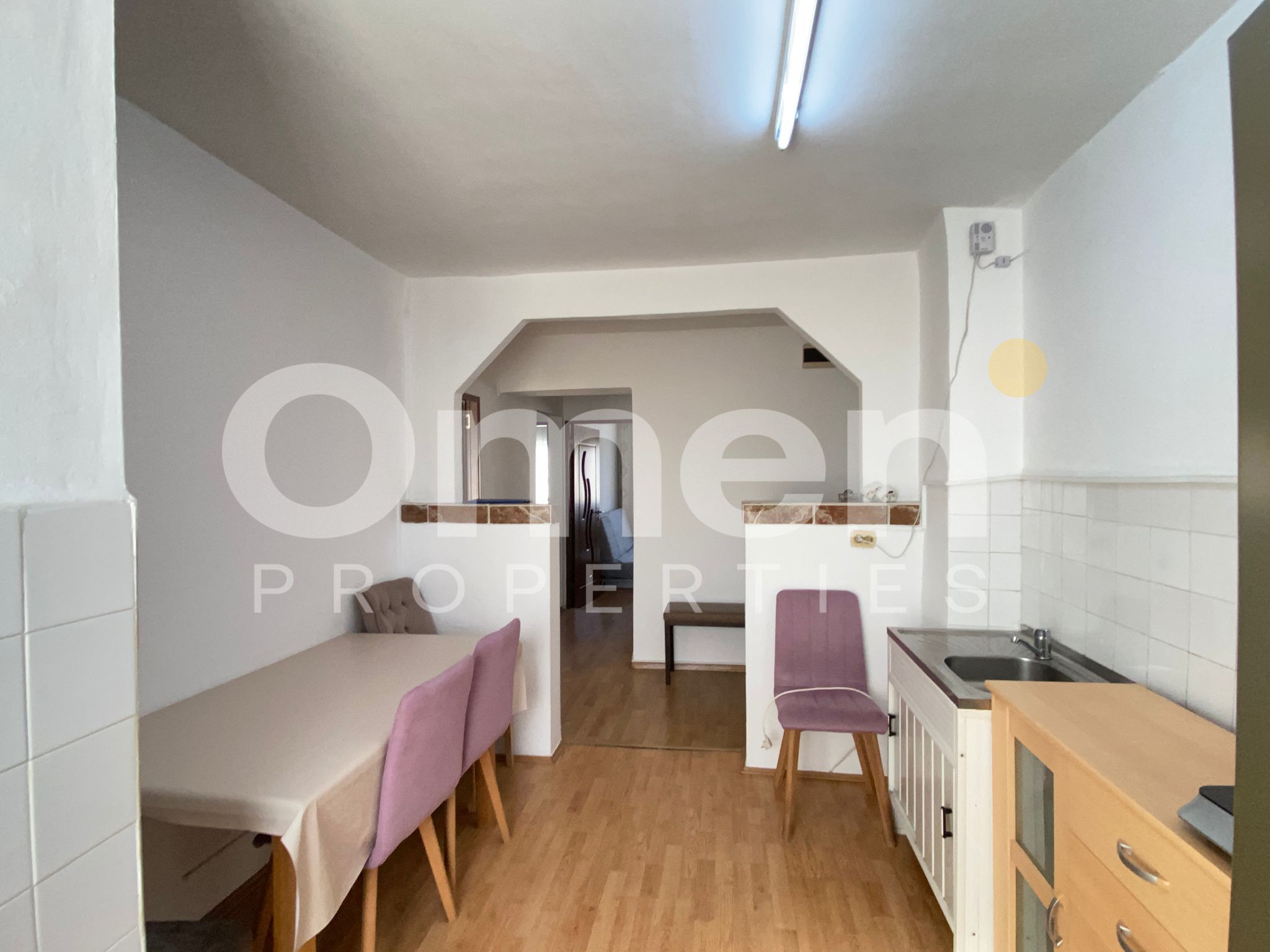 Apartament spatios cu 4 camere decoamndat, zona Republicii — fotografia 11