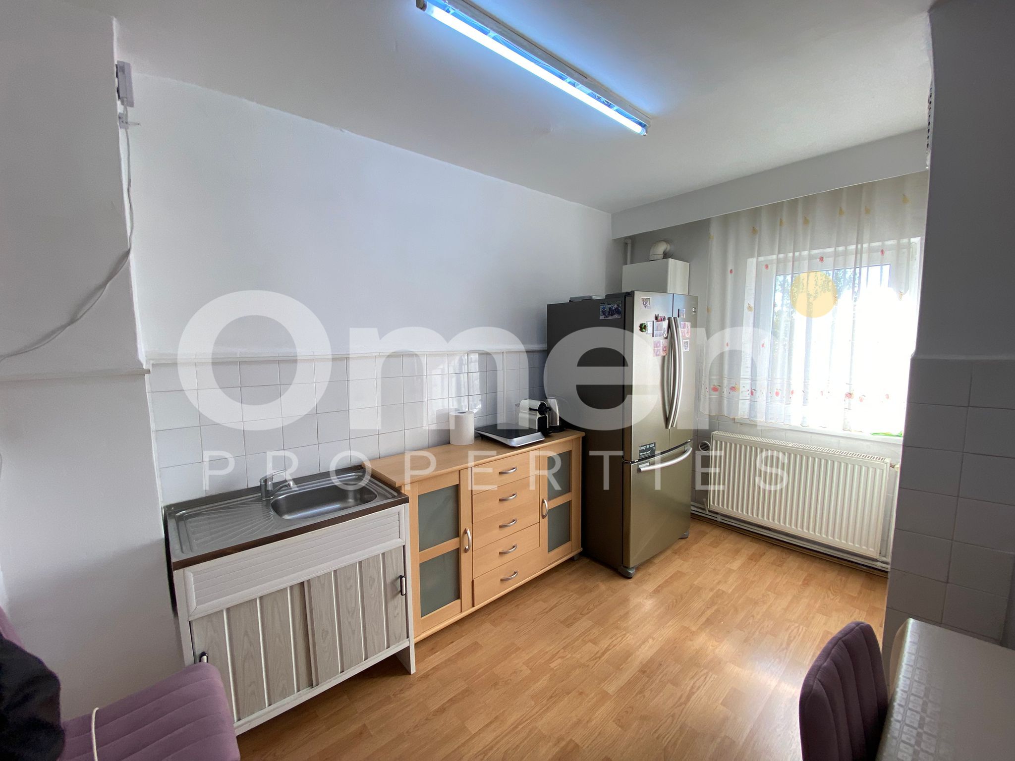 Apartament spatios cu 4 camere decoamndat, zona Republicii — fotografia 12
