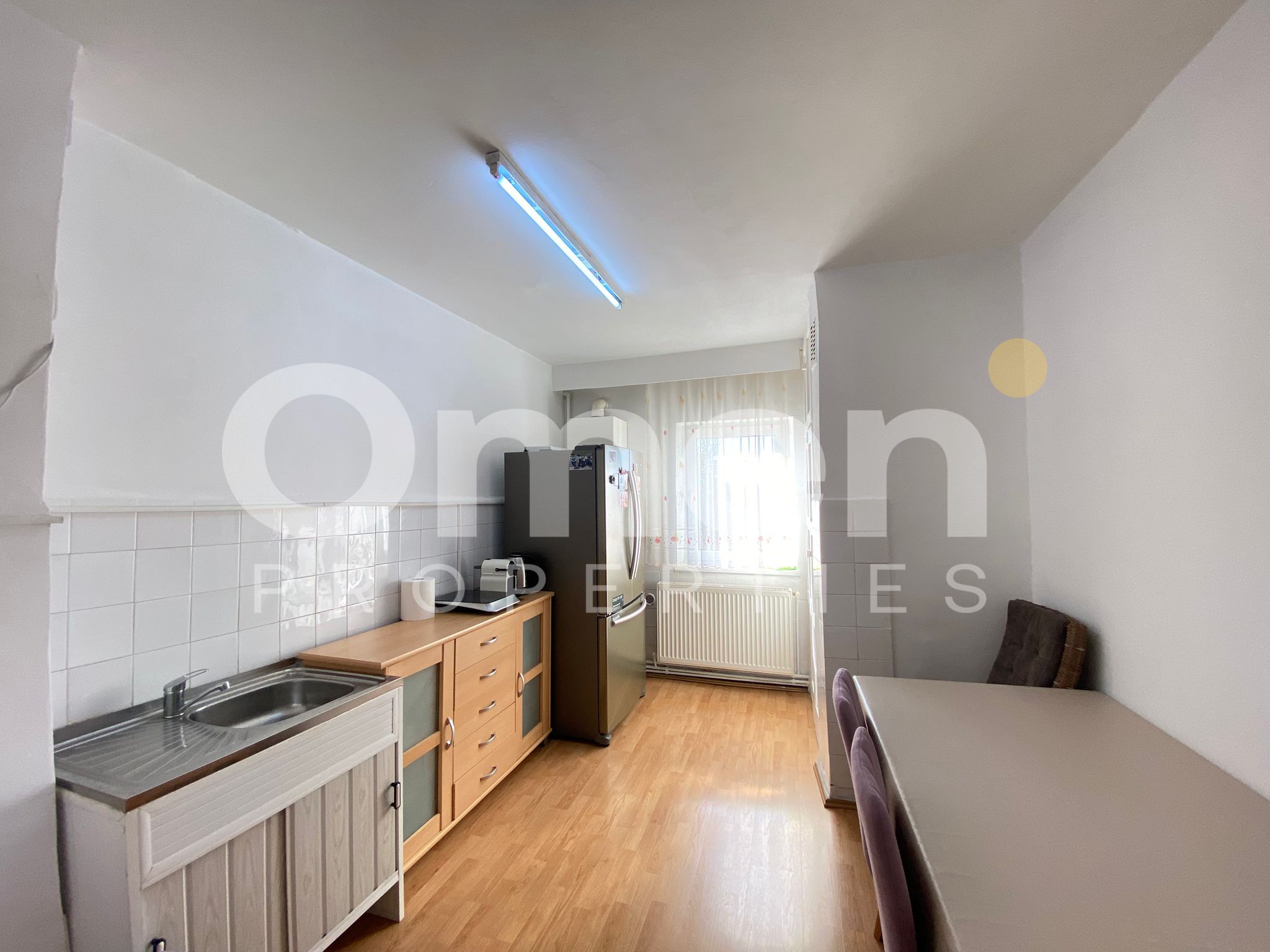 Apartament spatios cu 4 camere decoamndat, zona Republicii — fotografia 13