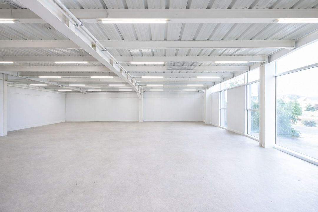 Hală industrială / spațiu comercial – VÂNZARE – DN 65B – Bradu, zonă comercială — fotografia 3