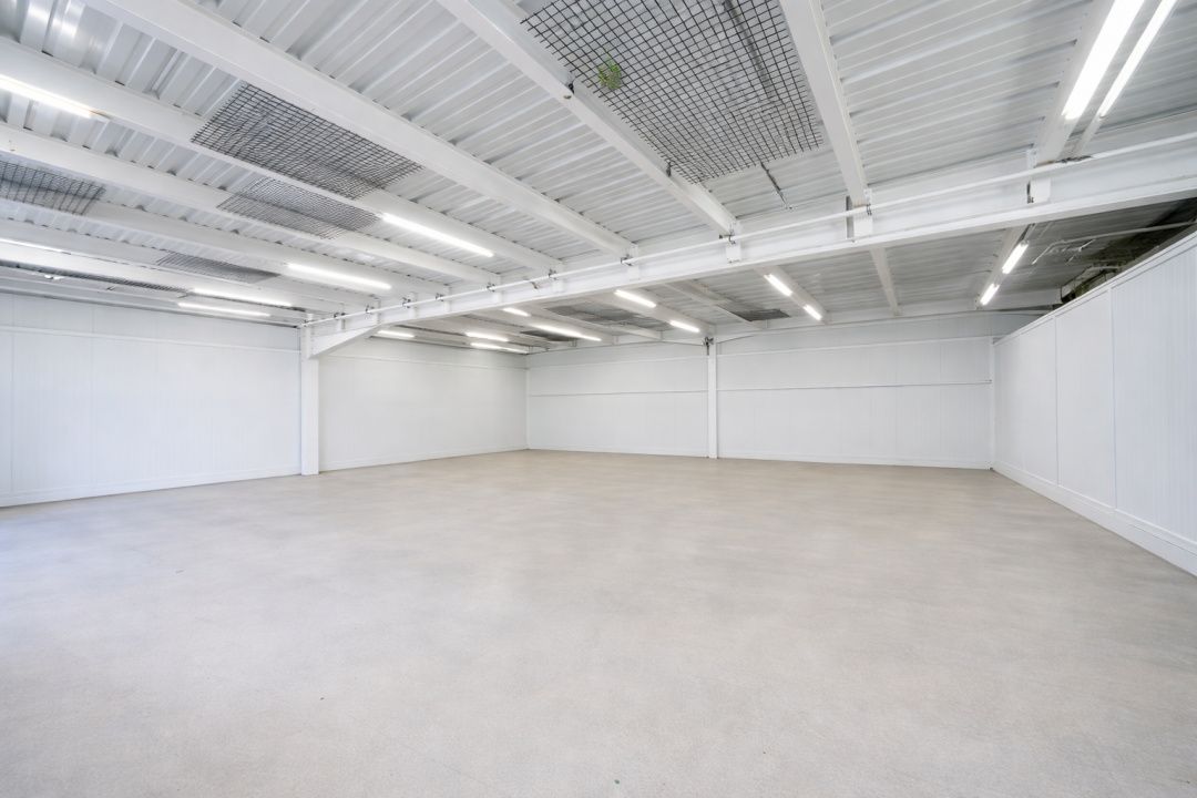 Hală industrială / spațiu comercial – VÂNZARE – DN 65B – Bradu, zonă comercială — fotografia 4