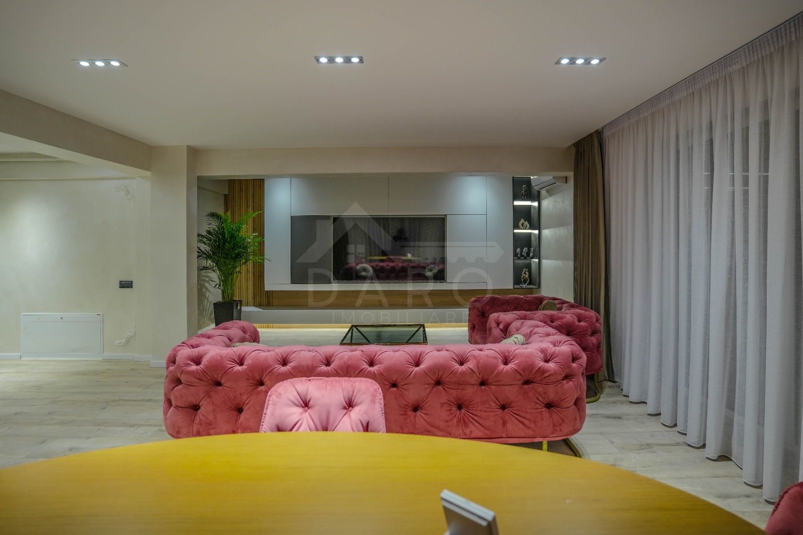 Penthouse de închiriat . — fotografia 3
