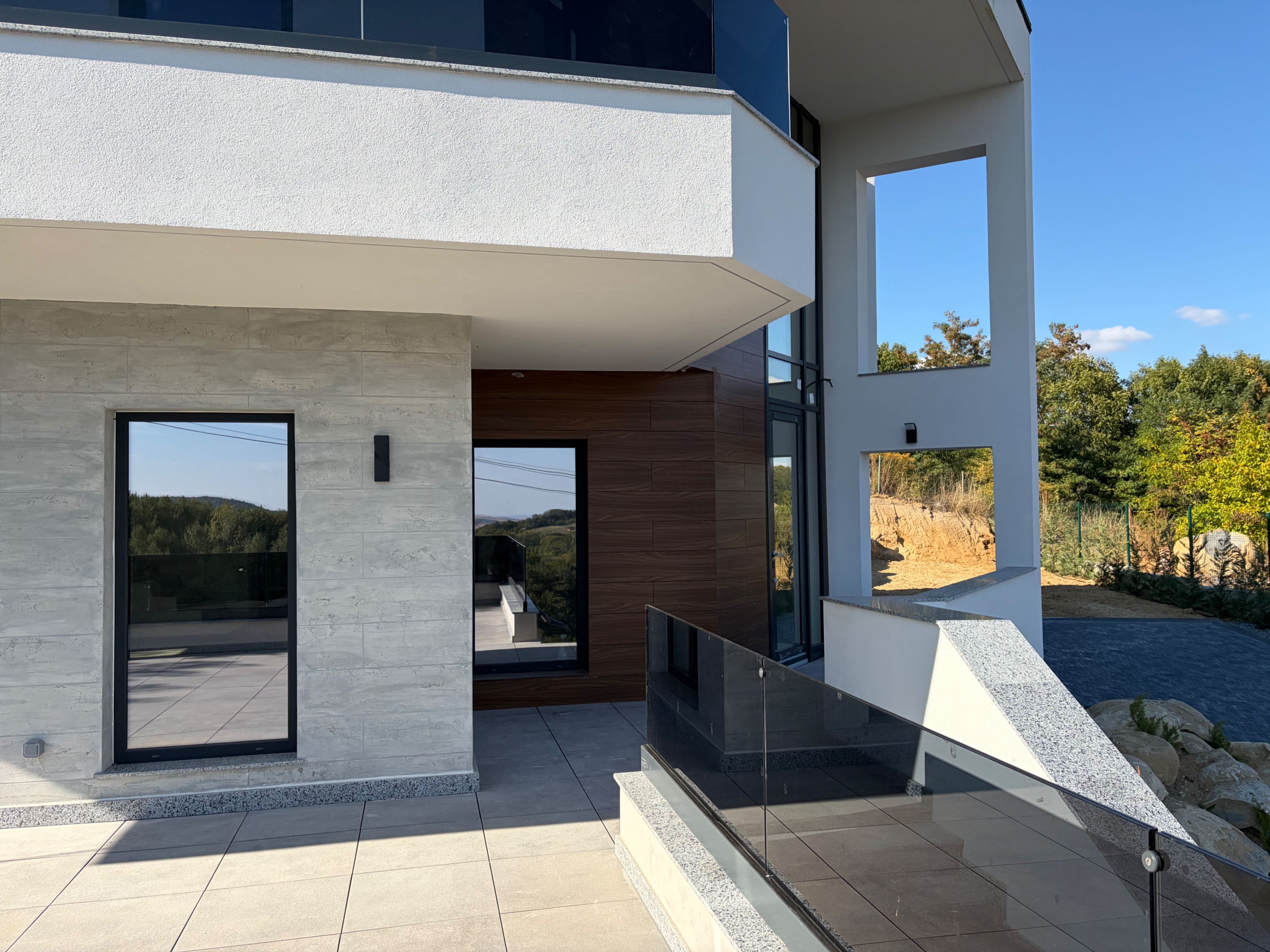 Casa individuala 4 camere, 3 bai, S+P+ET,  garaj, terasa — fotografia 4