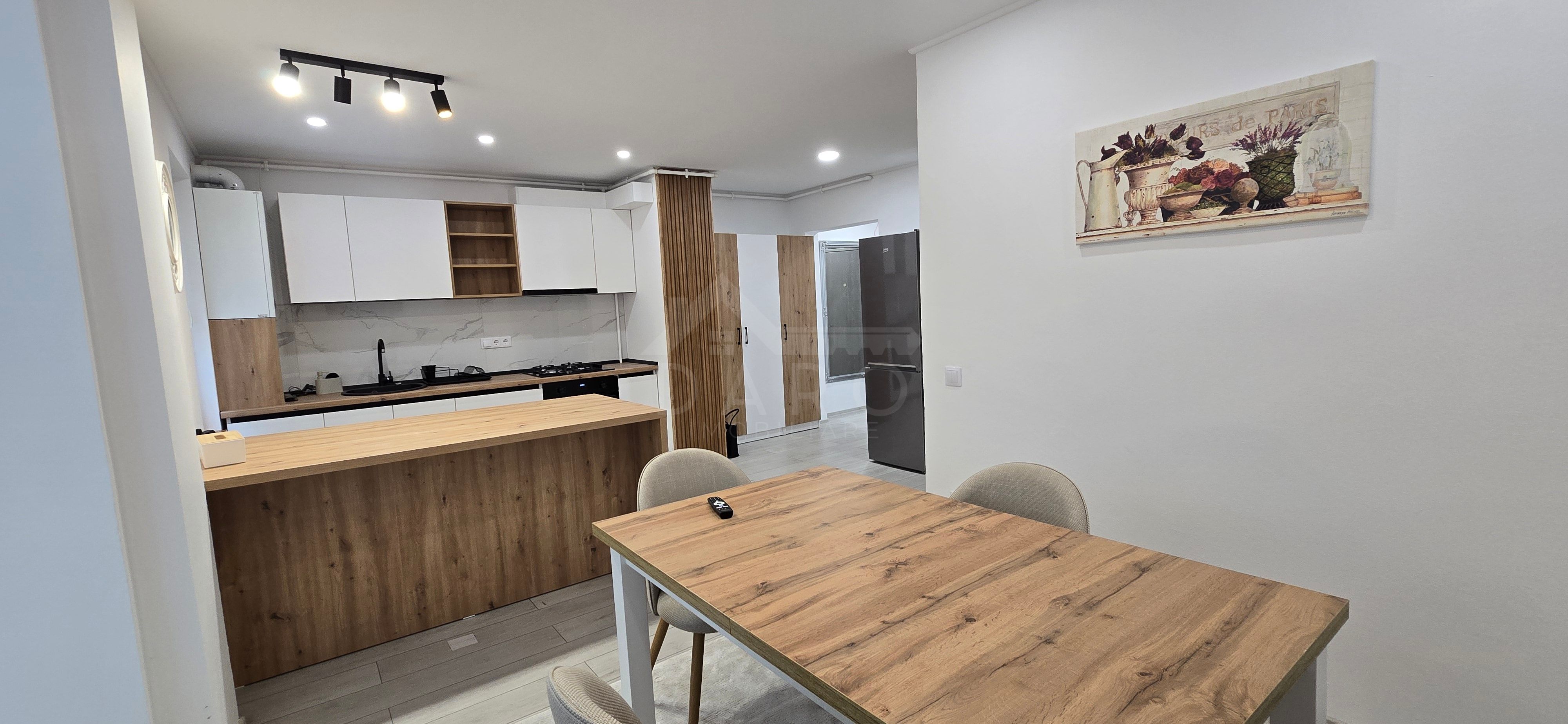 Apartament cu 3 camere Tudor etaj 2 prima închiriere — fotografia 3