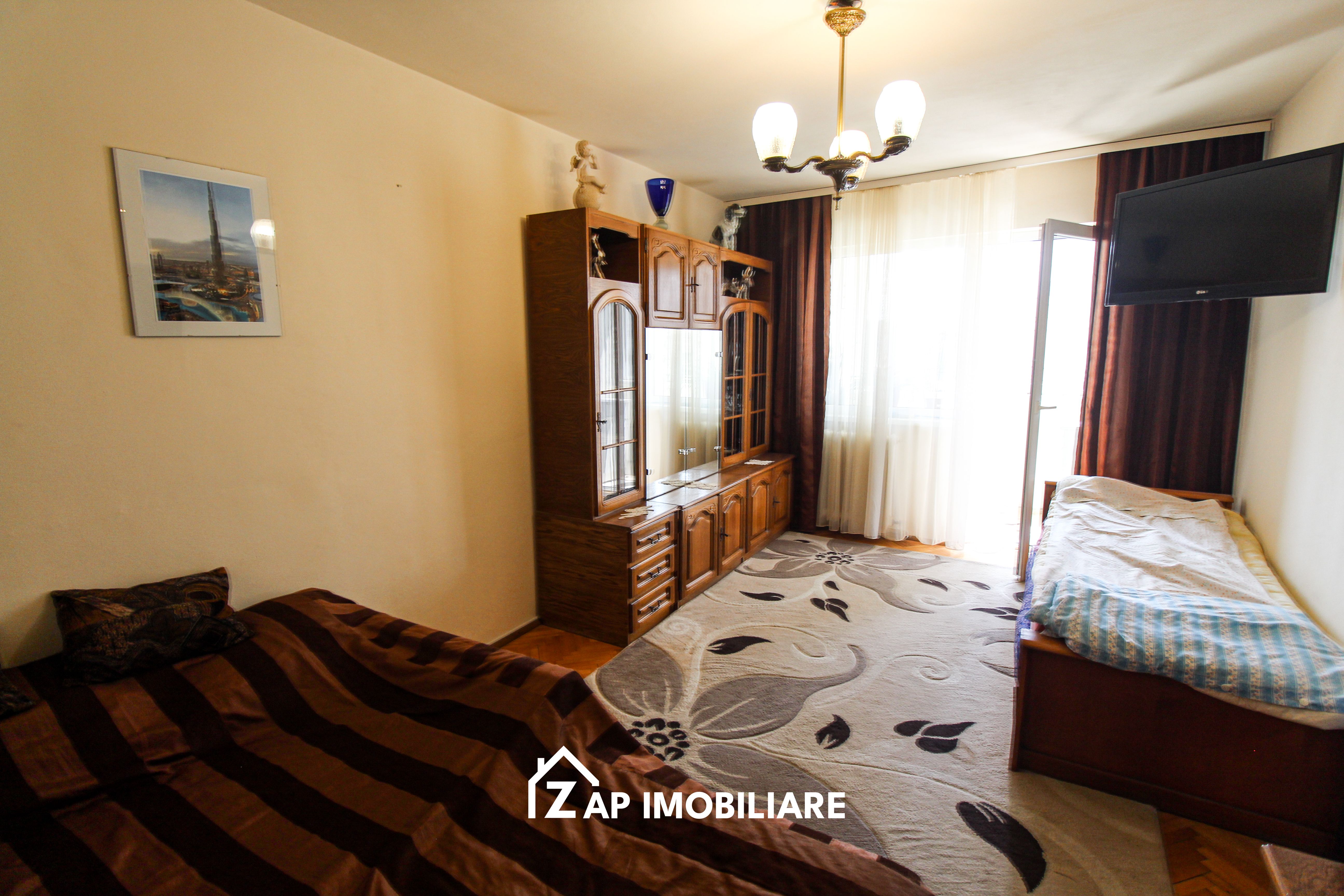 Dâmbul Pietros - Bulevardul 1848 - Ap 2 Camere Decomandat - Hol Pătrat — fotografia 8
