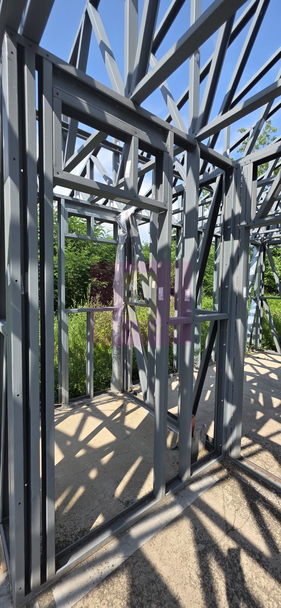 Casa pe structura metalica si teren de 757 mp de vanzare in Brebu — fotografia 5