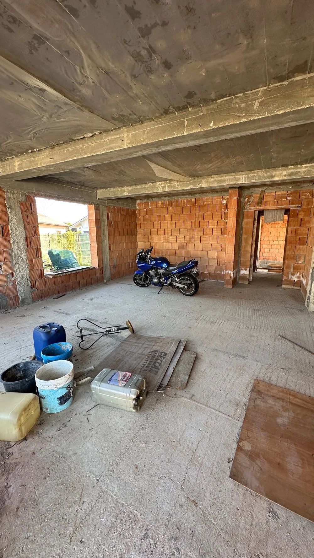 BRASADAS vinde casă la roșu în construcție in Vetis. — fotografia 4