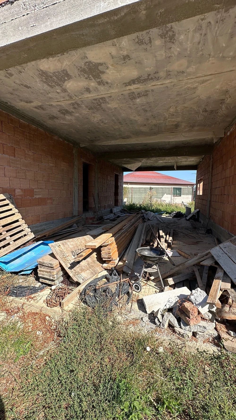 BRASADAS vinde casă la roșu în construcție in Vetis. — fotografia 5