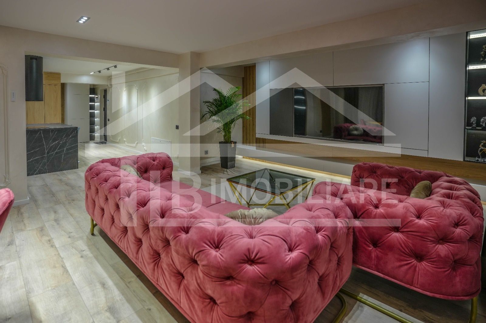 Penthouse cu 3 camere, 120mp, GARAJ, Zona AMA Residence