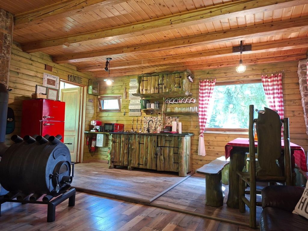 Cabană de vânzare la munte — fotografia 4