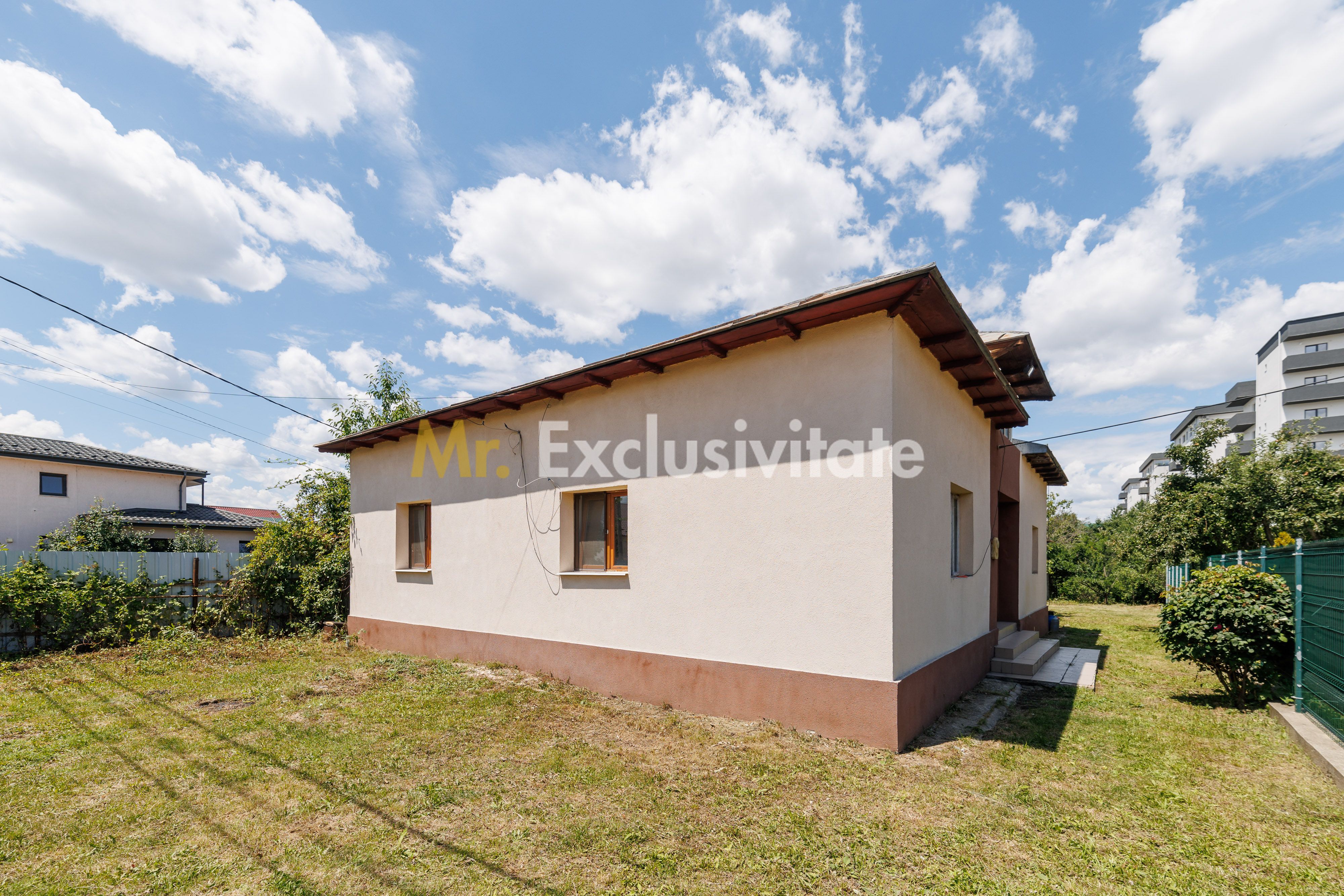 Casa cu teren - Prundu-Ideala pentru locuit sau dezvoltare imobiliara — fotografia 2