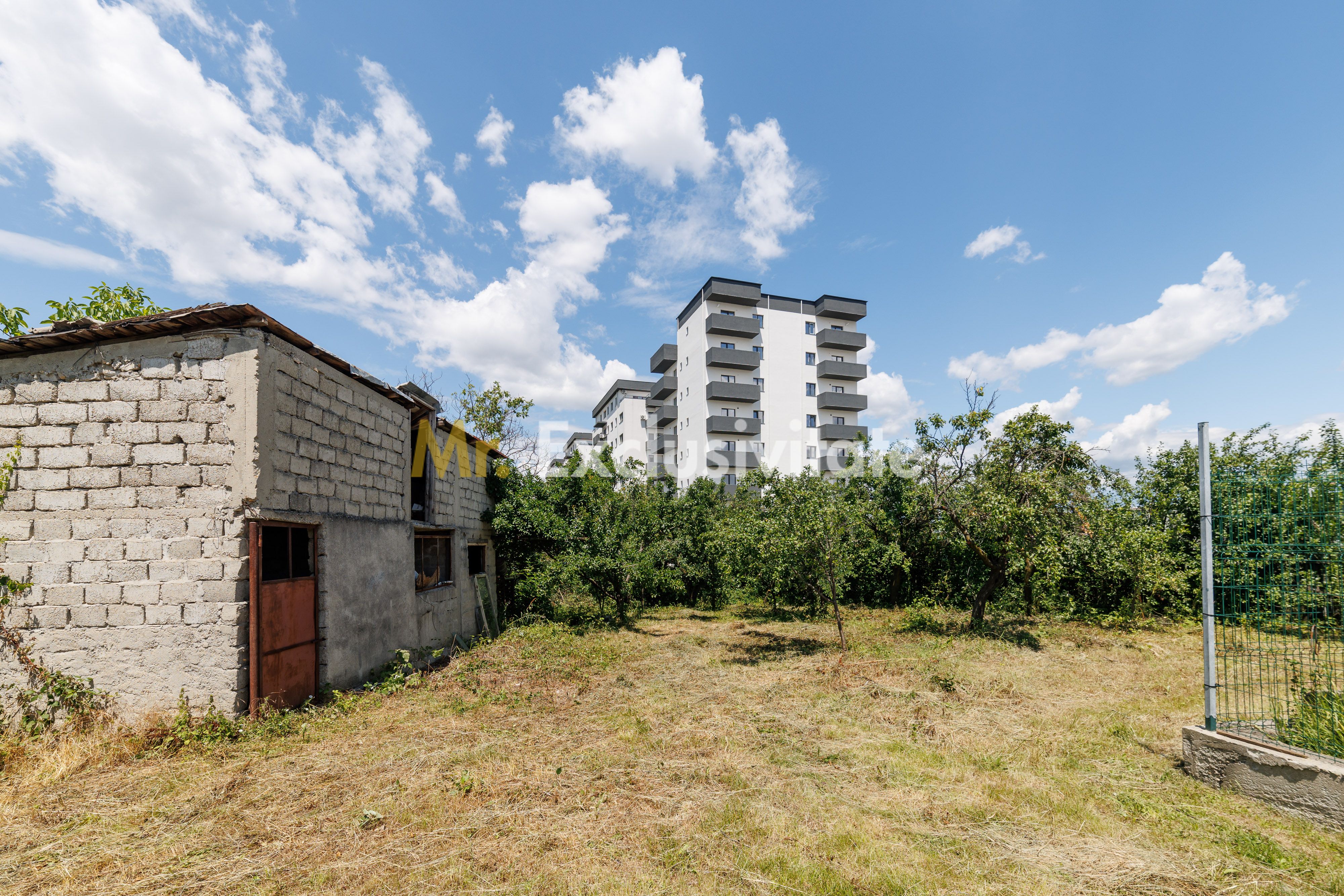 Casa cu teren - Prundu-Ideala pentru locuit sau dezvoltare imobiliara — fotografia 4