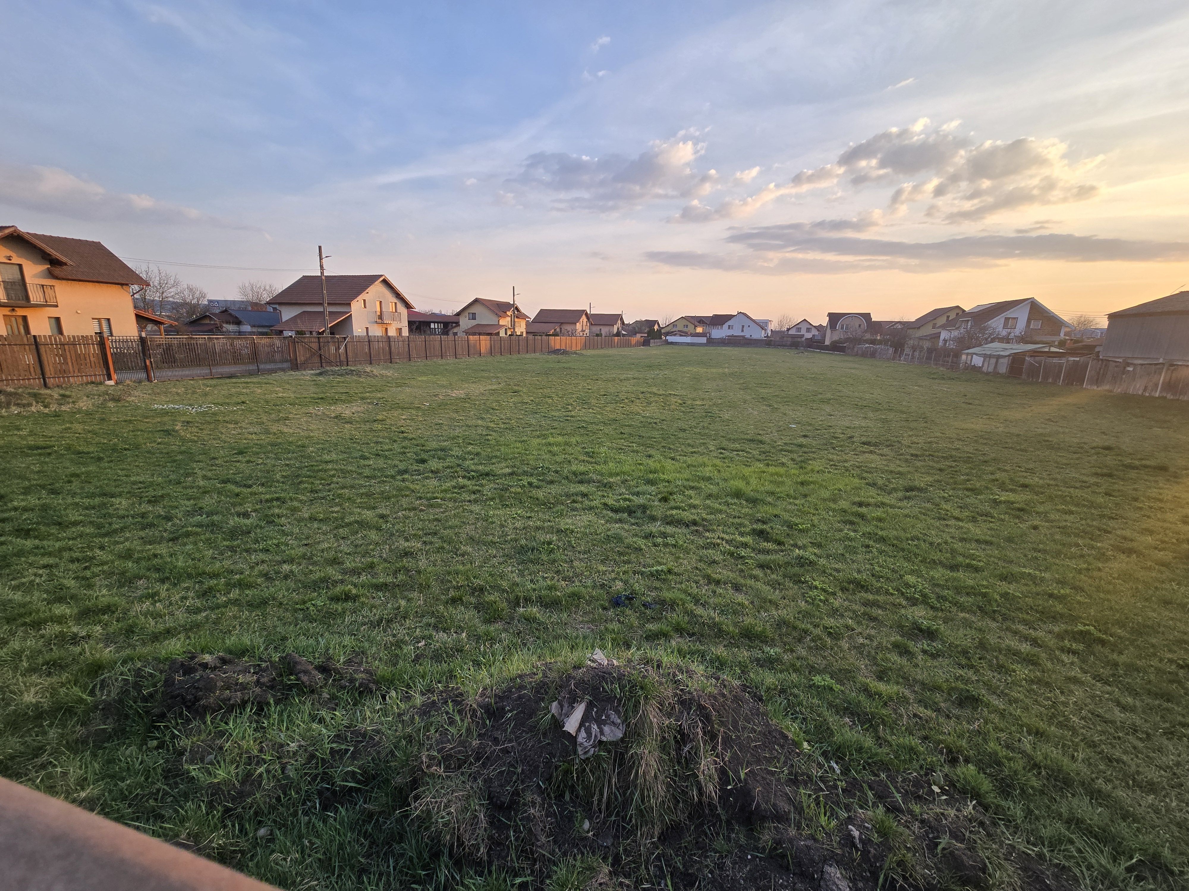 Teren 6.130 mp. deschidere la 2 drumuri 110 euro mp — fotografia 7