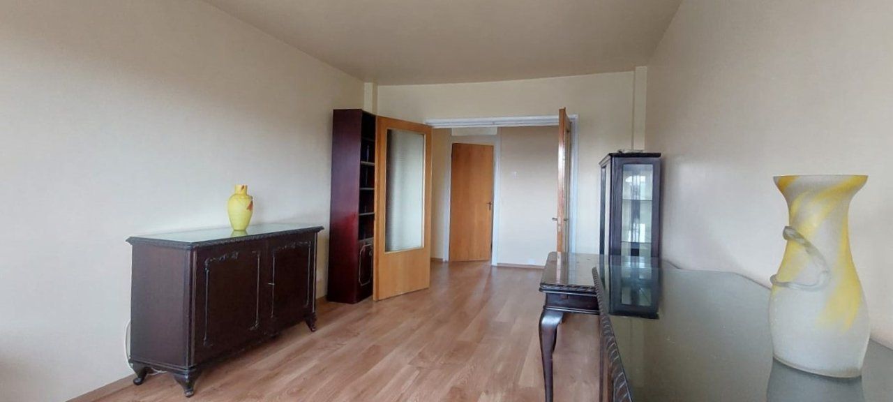 Vand apartament 4 camere situat la 10 min de Piata Unirii — fotografia 3