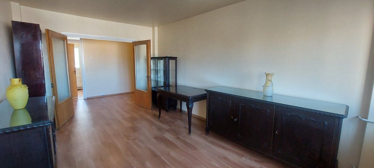 Vand apartament 4 camere situat la 10 min de Piata Unirii — fotografia 4