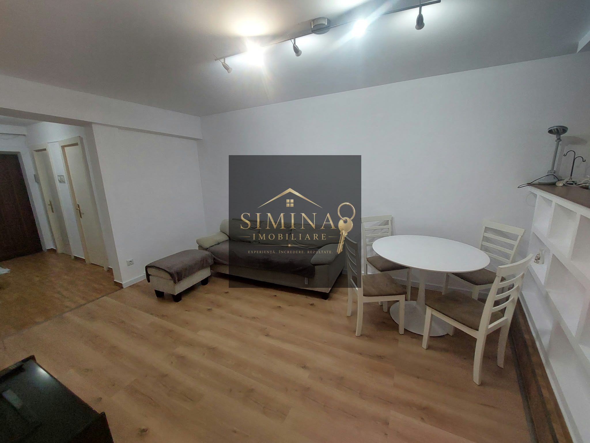 Apartament 3 Camere, De Vanzare,  C-tin Romanu Vivu, Zona Cornisa — fotografia 3