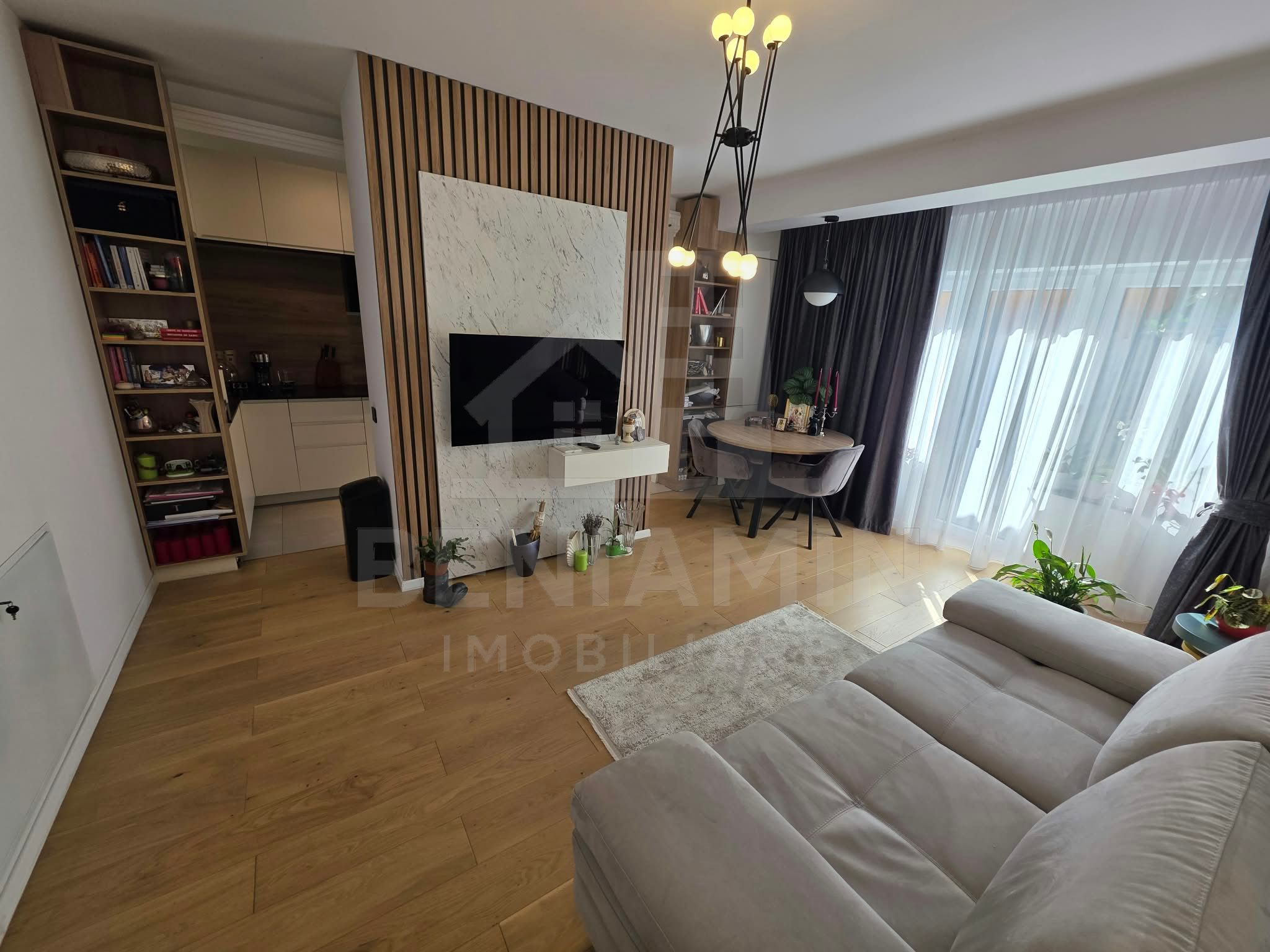 Apartament Superb 3 Camere- Ultracentral- Curte Privată 27mp-Parcare — fotografia 2