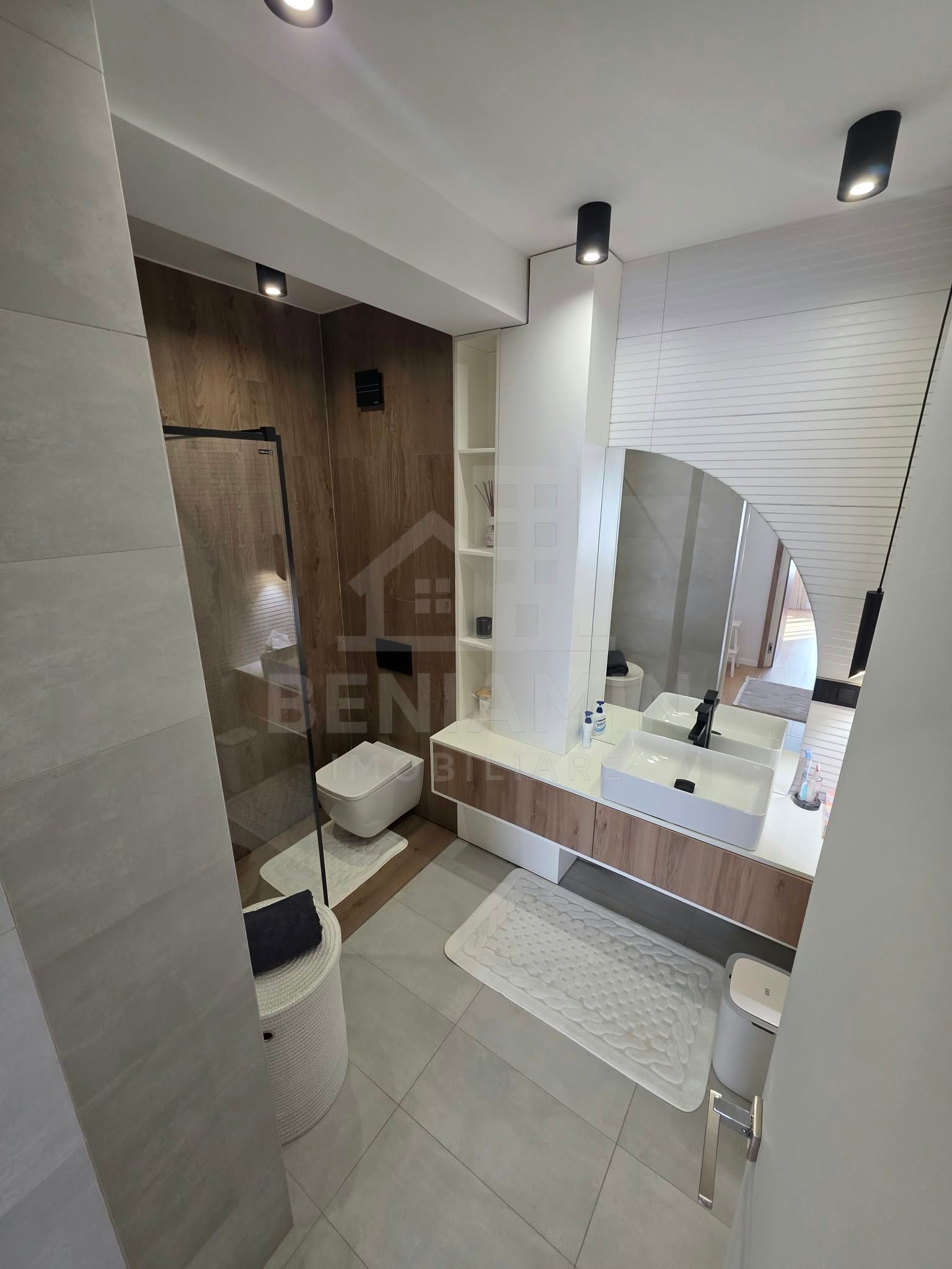 Apartament Superb 3 Camere- Ultracentral- Curte Privată 27mp-Parcare — fotografia 6