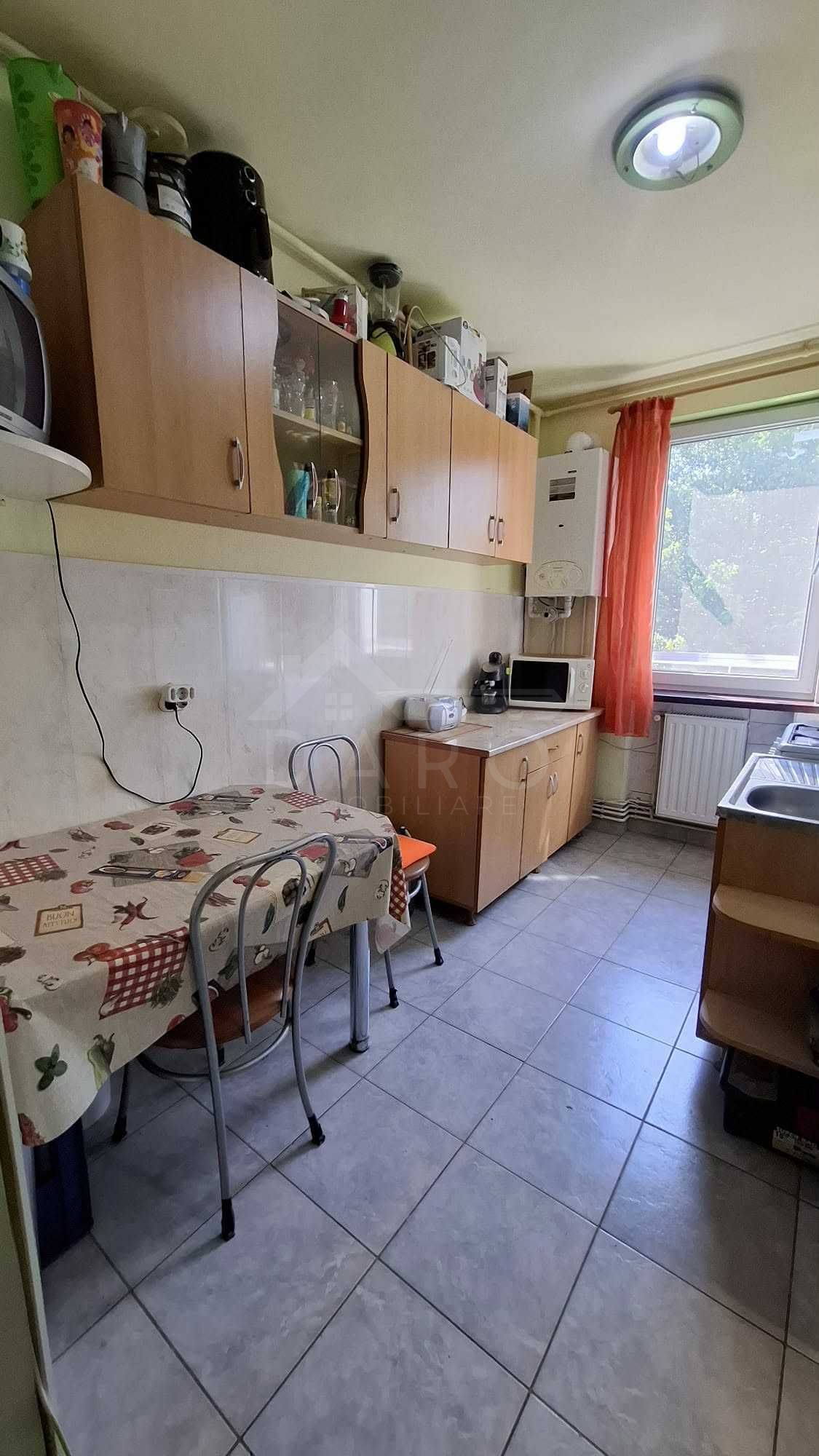 De vanzare Apartament cu 3 camere — fotografia 3