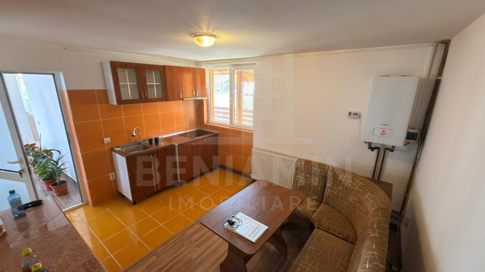 Vand Casa P+M 5 Camere-Curte si Strada Privata-Zona Catargiu — fotografia 4