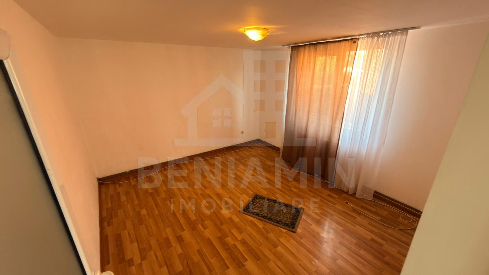 Vand Casa P+M 5 Camere-Curte si Strada Privata-Zona Catargiu — fotografia 7