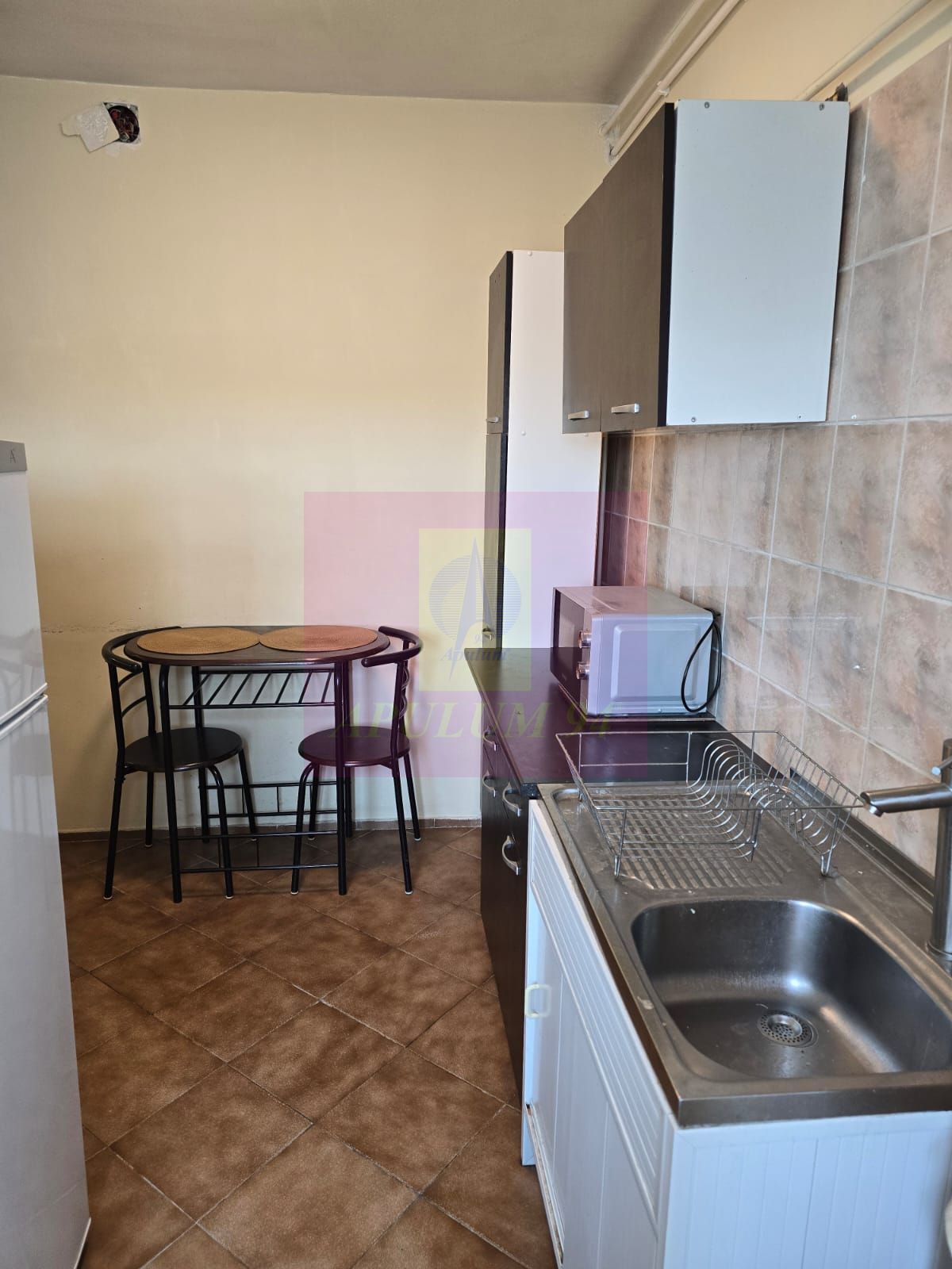 Vanzare apartament 2 camere bd Decebal stradal, parking — fotografia 6