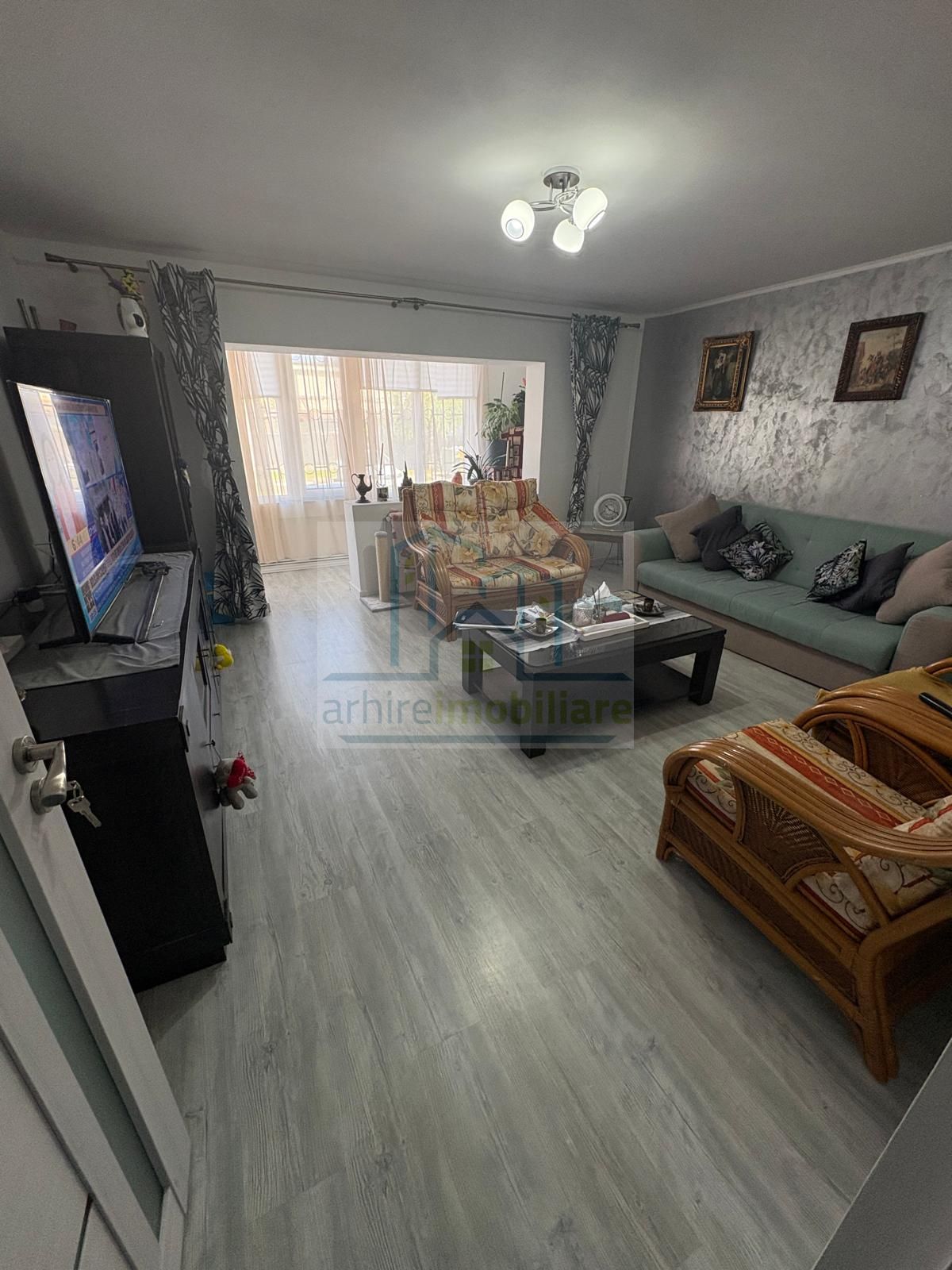 Apartament 3 camere decomandat,  – Pantelimon, Ilfov | Parcare + boxă