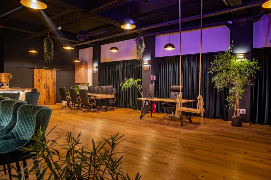 Spatiu birou MODERN de inchiriat sistem coworking utilitati incluse — fotografia 3