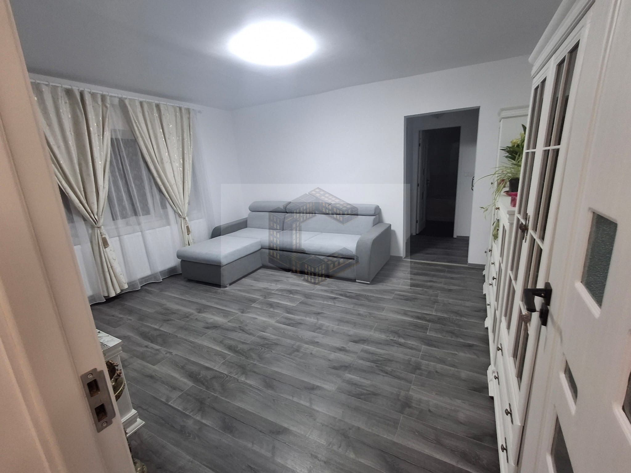 Apartament cu 2 camere , renovat , situat în zona Iosefin — fotografia 3