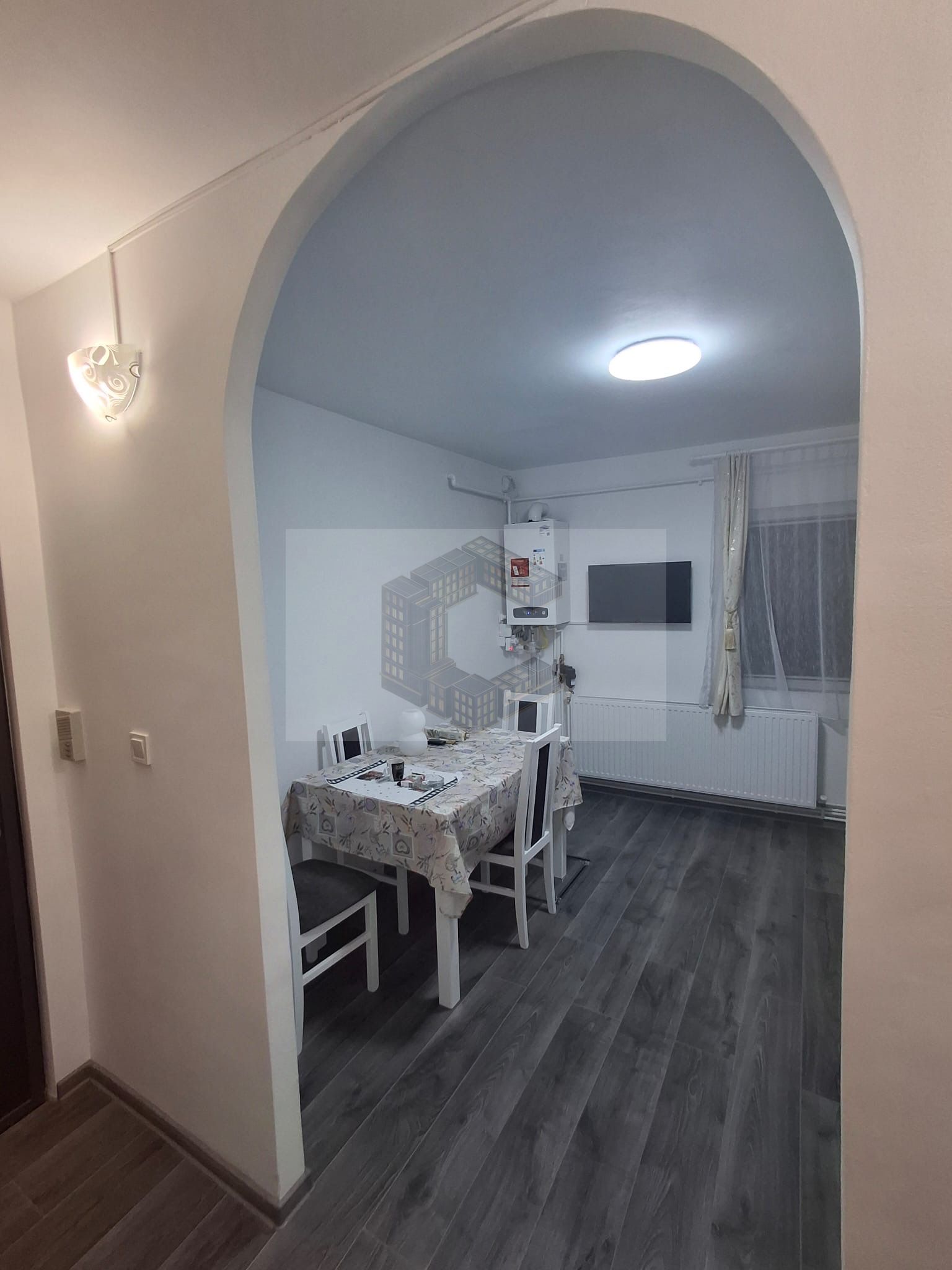 Apartament cu 2 camere , renovat , situat în zona Iosefin — fotografia 4