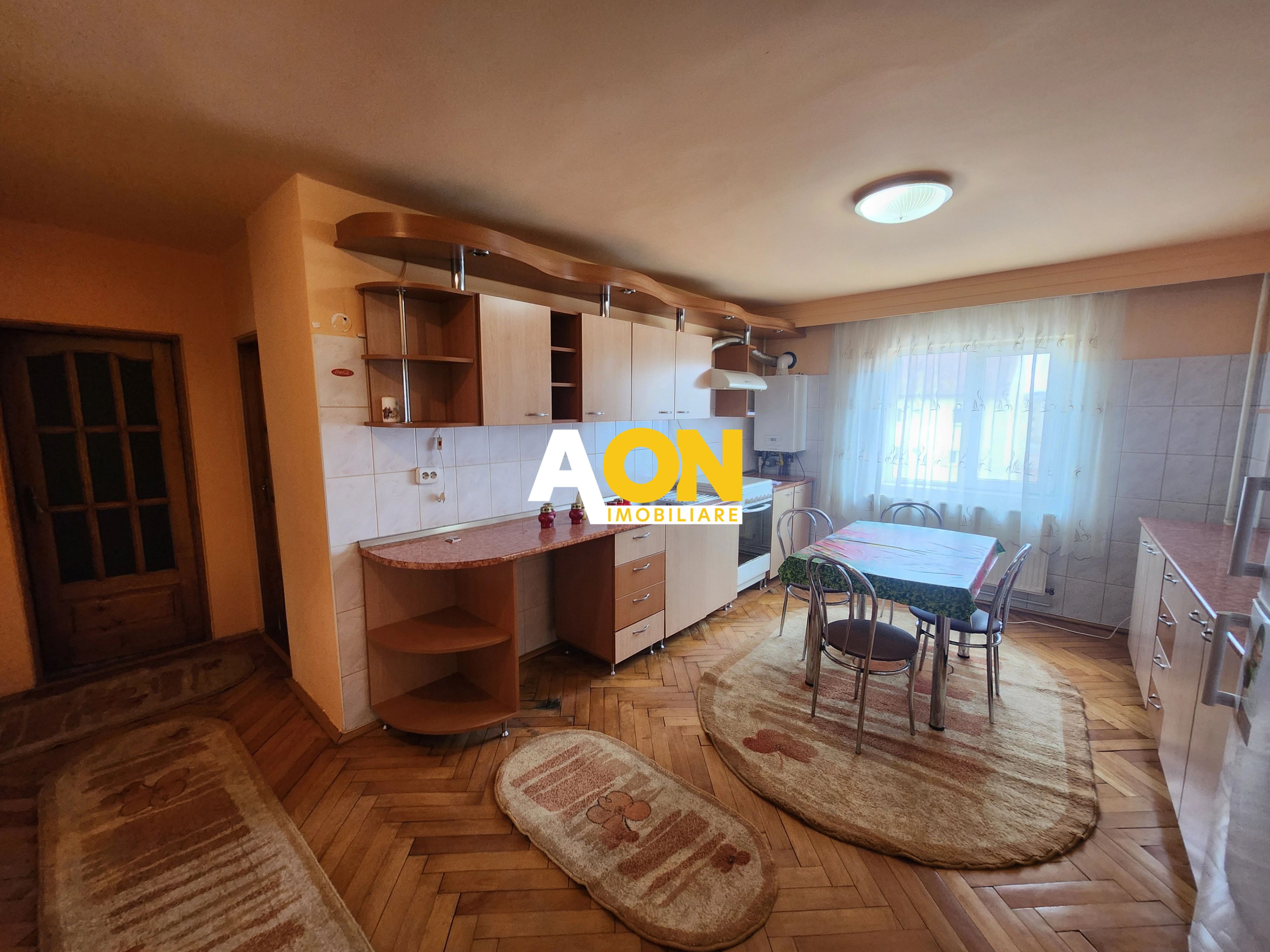 De inchiriat apartament 2 camere, etaj intermediar, zona Sub Stadion