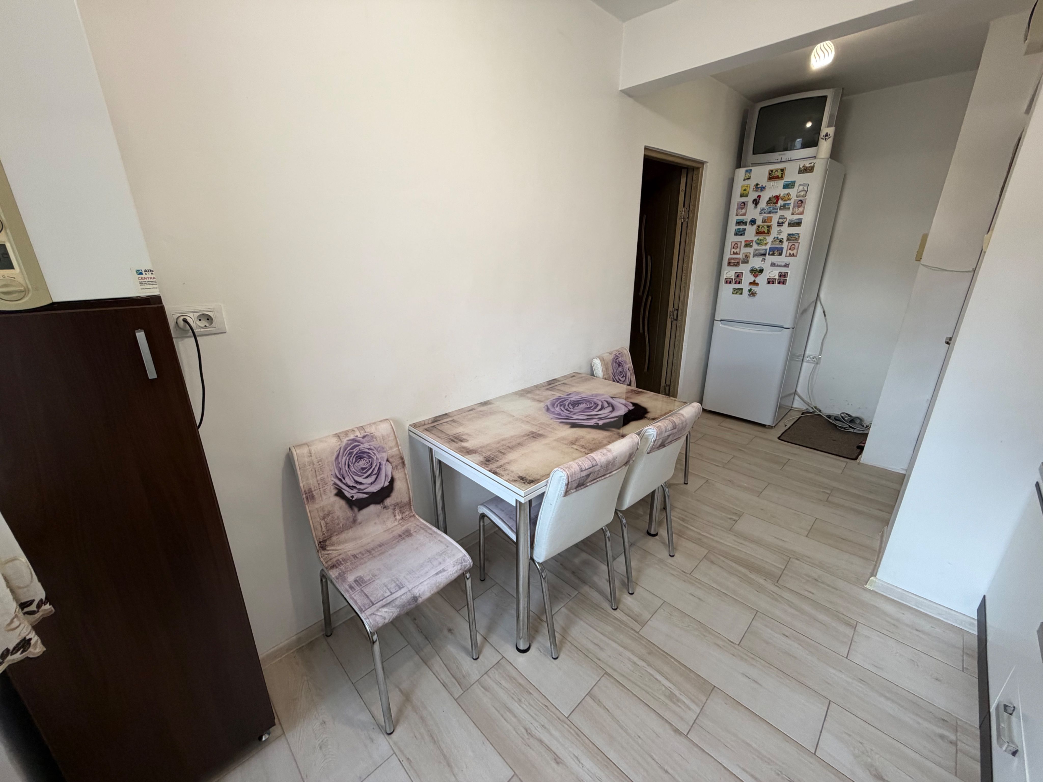 Apartament 2 camere, etaj 2 - zona Cetate — fotografia 6