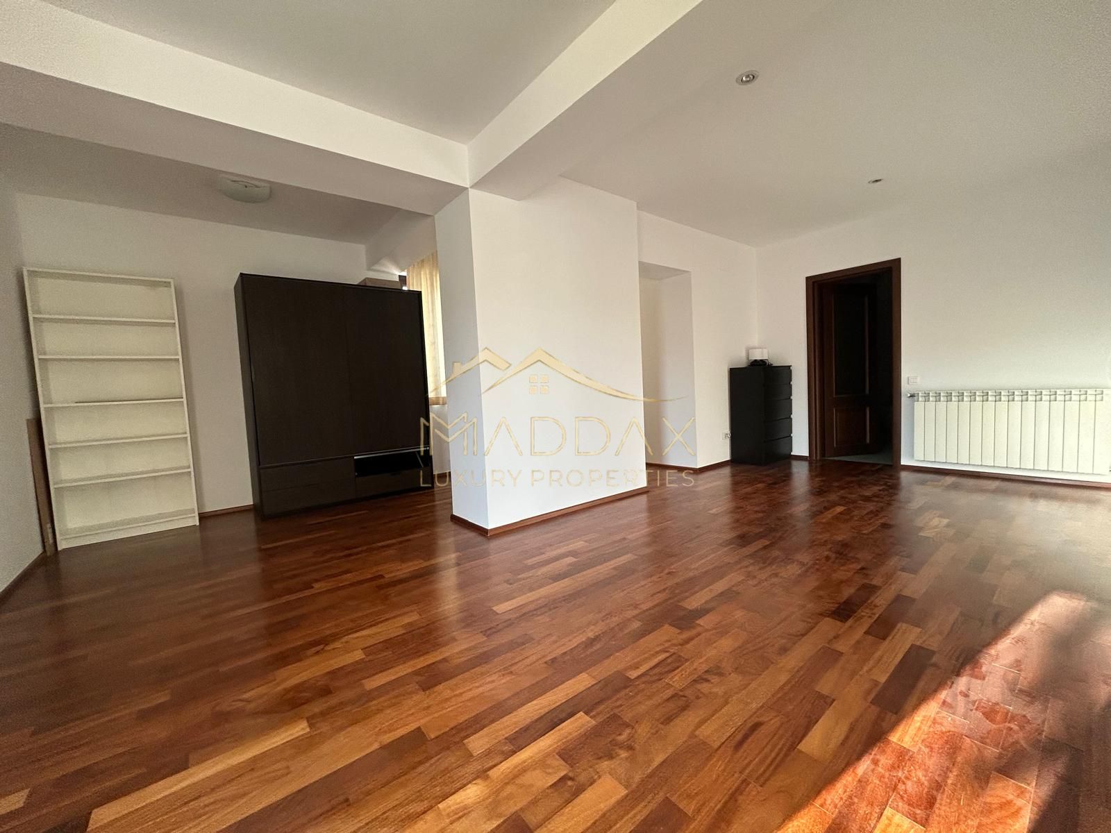 3 camere // 140mp // parcare si boxa // parc Herastrau // cartier Francez — fotografia 10