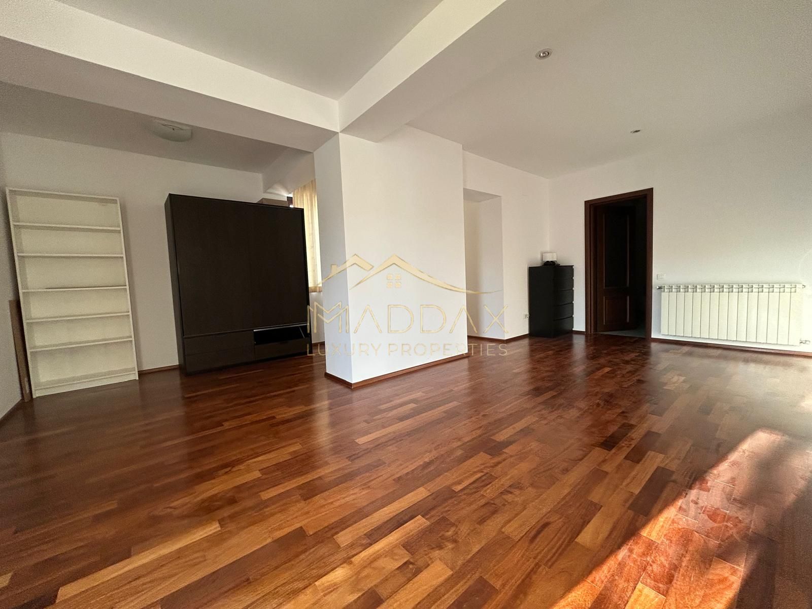 3 camere // 140mp // parcare si boxa // parc Herastrau // cartier Francez — fotografia 11