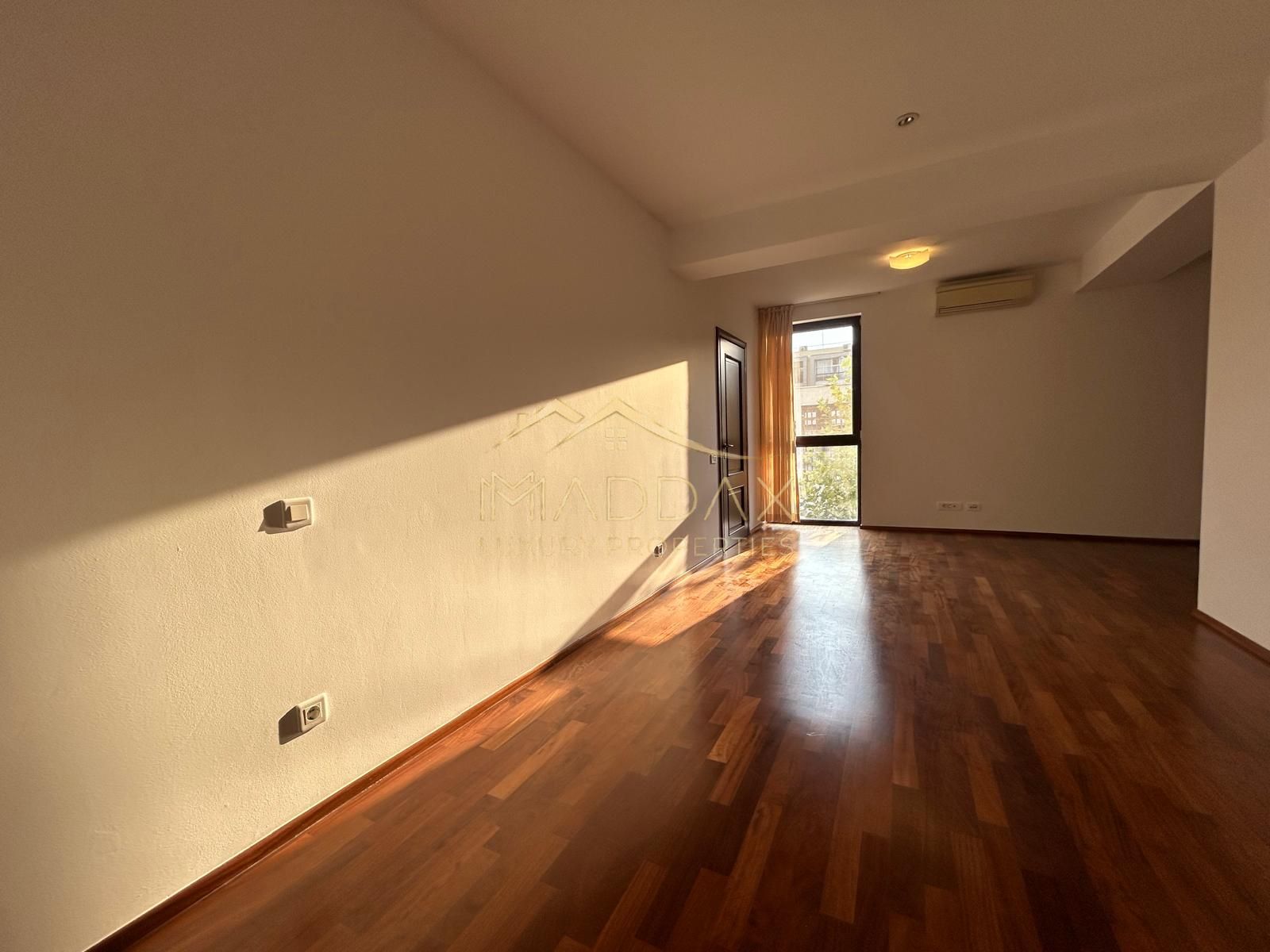 3 camere // 140mp // parcare si boxa // parc Herastrau // cartier Francez — fotografia 12