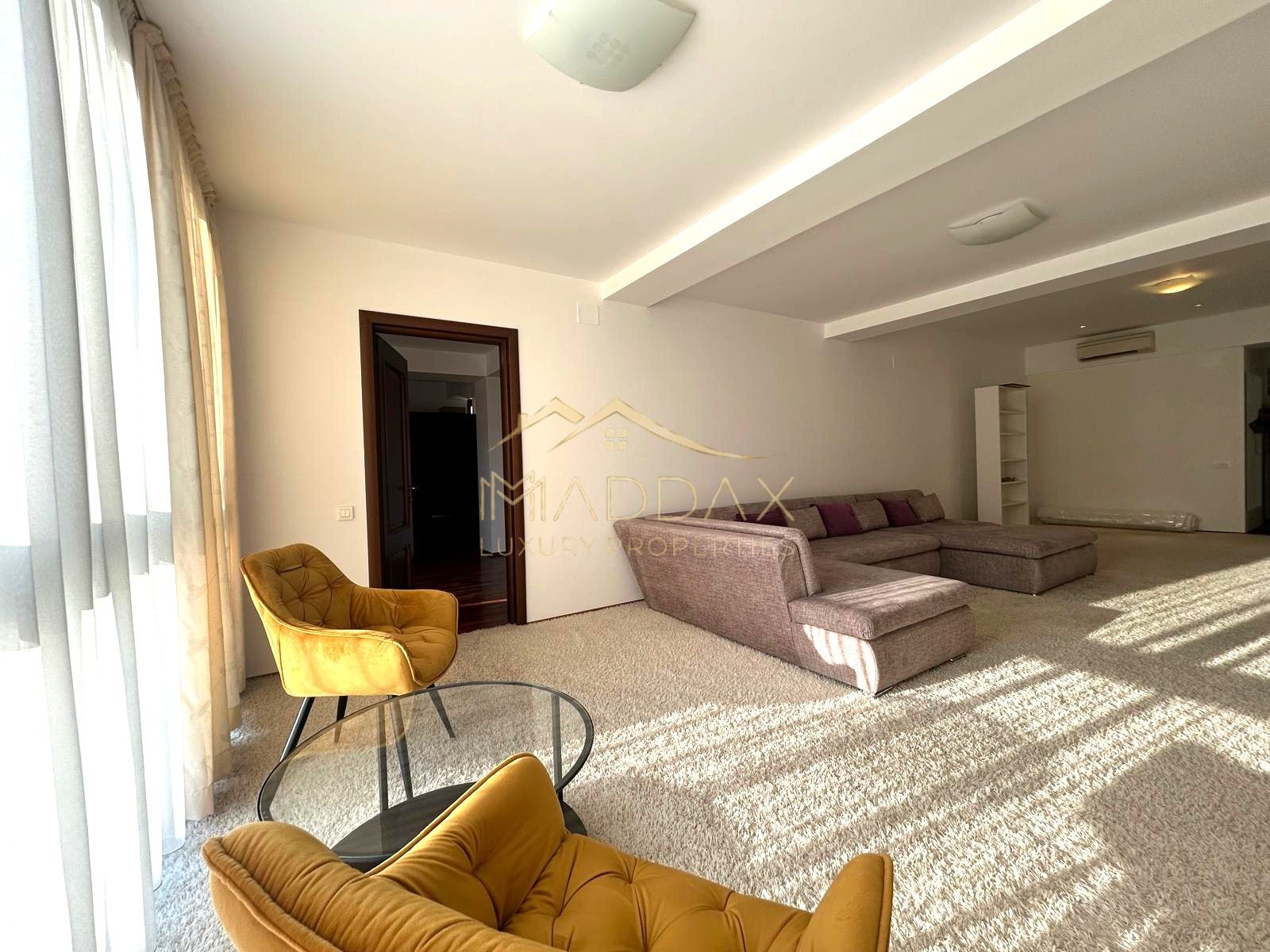 3 camere // 140mp // parcare si boxa // parc Herastrau // cartier Francez — fotografia 4