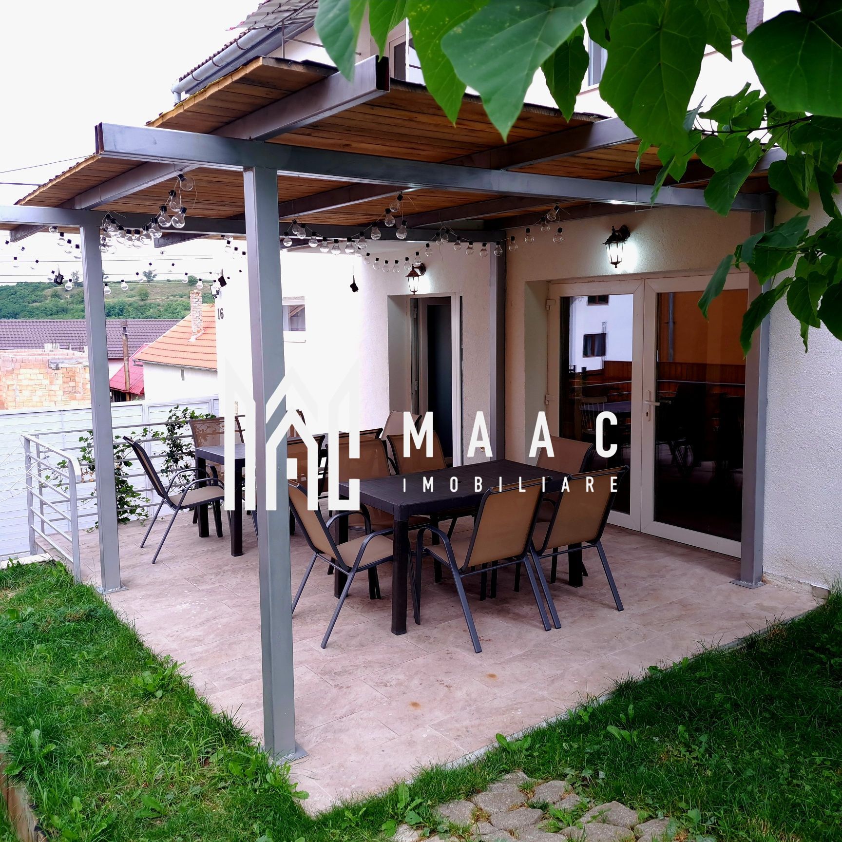 Casă 5 camere de închiriat | Ocna Sibiului, Curte — fotografia 2